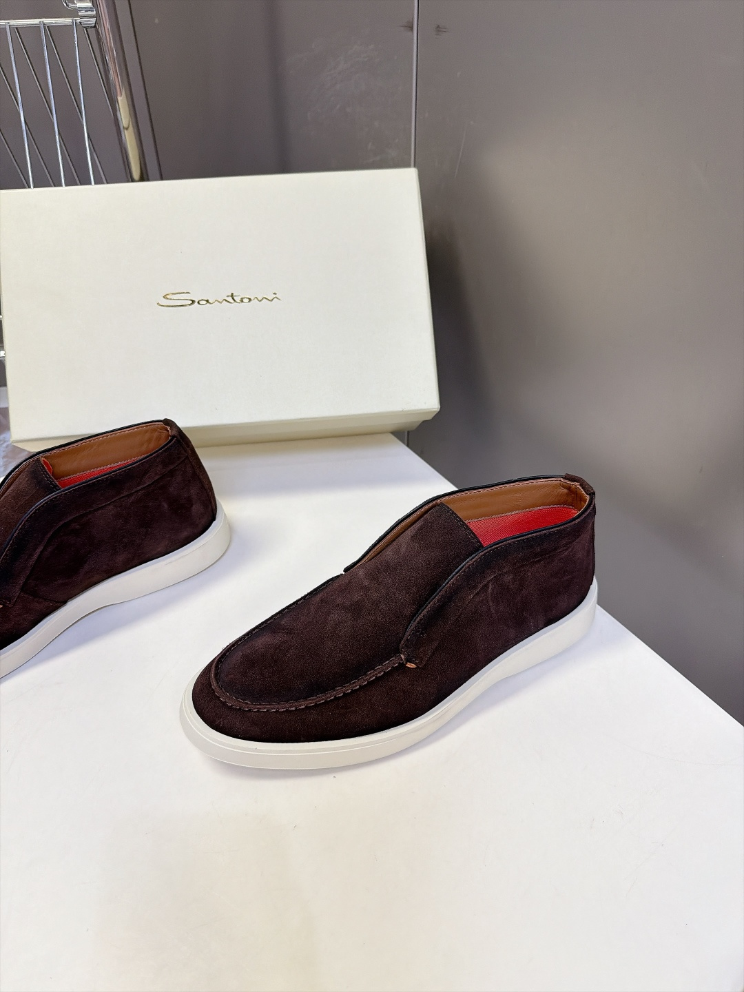 Santoni 圣东尼老钱风高帮无套脚切尔西休闲靴 超多明星网红种草 Santoni新款高帮一脚蹬切尔西 延续品牌标志性