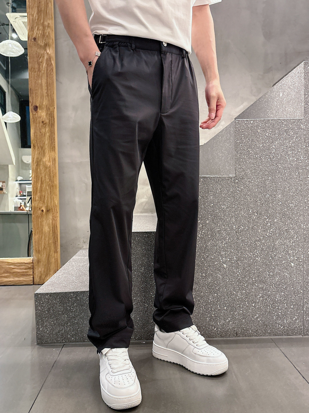 NO:119013,H Home 2025SS Early Spring New Product Original Single Men's Casual Pants A must-have type every season, a hot-selling ace item that needs no doubt, in line with the best matching color number of the four seasons. It integrates a variety of arts and esthetics throughout the body, creating an unruly and individual style!  The details are excellent, very ingenious, and the accessories are all supplied to customers. Metal hardware strongly demonstrates the brand identity!  Impeccable!  Perfect cut size M-3xL, alexander wang19860909H家 2025SS早春 新品 原单男士休闲裤 每季必出的类型,无需质疑的热卖王牌单品,符合四季最佳的搭配色号 通体融入了多种工艺美学,缔造出不羁与个性的风格！细节方面极为出色,非常匠心考究,通体的辅料皆为客供 金属五金有力彰显了品牌身份！无可挑剔！版型剪裁完美 尺码M-3xL,,alexander wang,Men's clothing