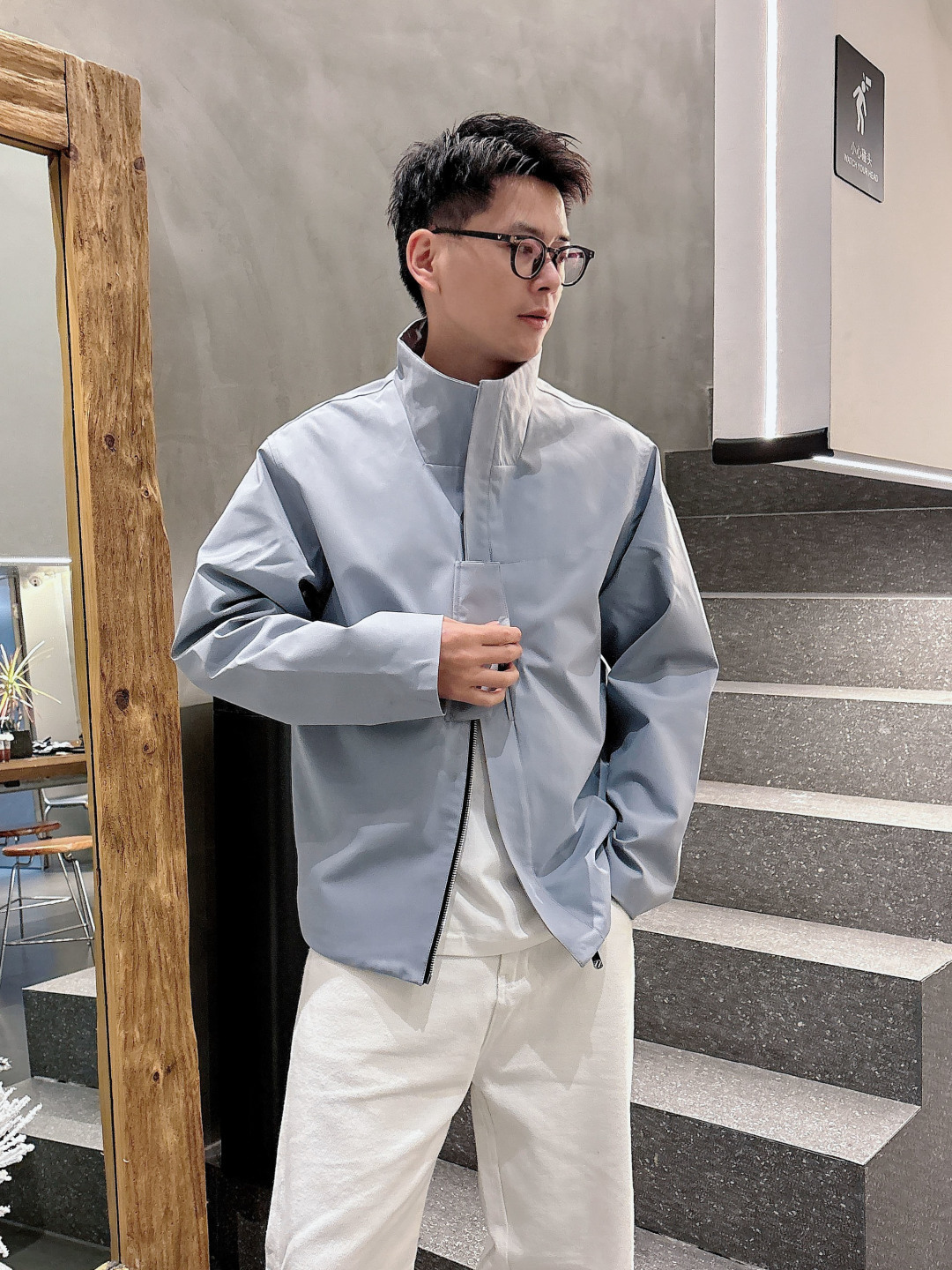 NO:119015,ZEG2025 new men's jacket stand collar, stand collar style, high-end counter fabric, breathable and comfortable, impeccable details, brand element design concept, cutting, exquisite workmanship and complex craftsmanship, professional purchasing grade reflects high quality. The feel is delicate and soft!  It is casually cut, with a great upper body style!  Code number M~XXXL,,jackets & coats,jackets & coats,alexander wang19860909ZEG2025开秋新款男士夹克外套立领,立领款式 高定专柜面料 透气舒适度高,细节无可挑剔,品牌元素设计理念,裁剪,做工考究工艺复杂,专业代购级体现高品质.手感细腻柔软！呈现休闲裁剪,上身版型超赞！ 码数M～XXXL,,jackets & coats,jackets & coats,alexander wang,Men's clothing