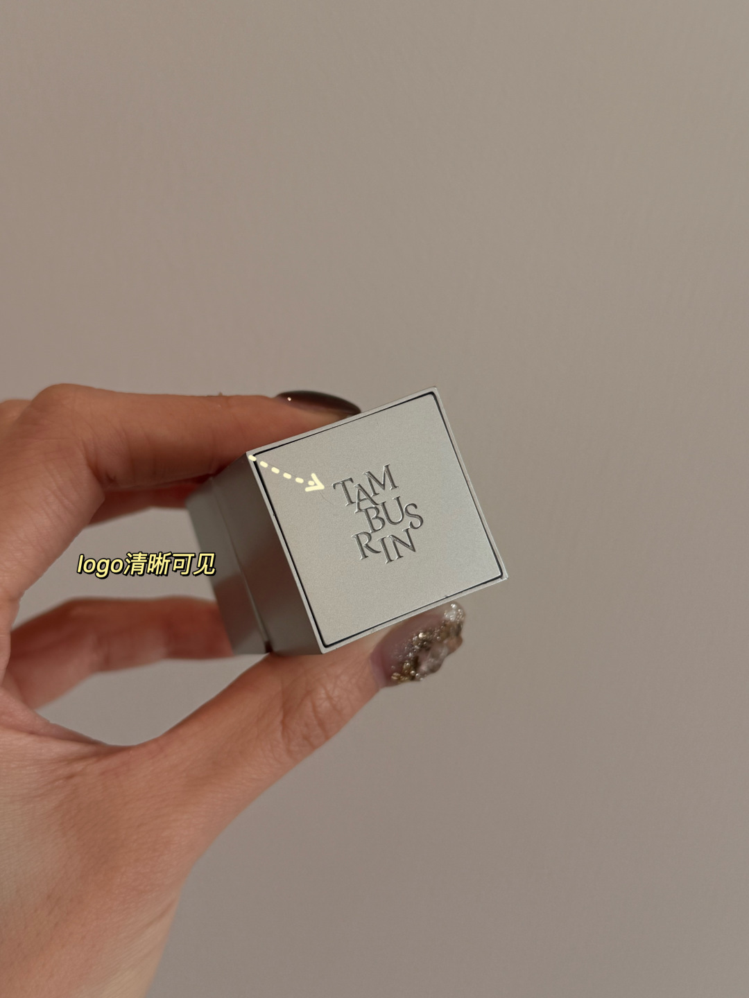 NO:810488,The details I want to talk about are all here. You can apply it gently to the pulse point of your wrist or behind your ears, and you can feel the fragrance faintly emitted due to body temperature. Car aromatherapy, home fragrance, candle perfume19860909想说的细节都在这里啦 可以轻柔涂抹至手腕脉搏跳动处或耳后等部位 便可感受因体温而隐隐散发的香气,车载香薰.居家香氛.蜡烛香水,accessory