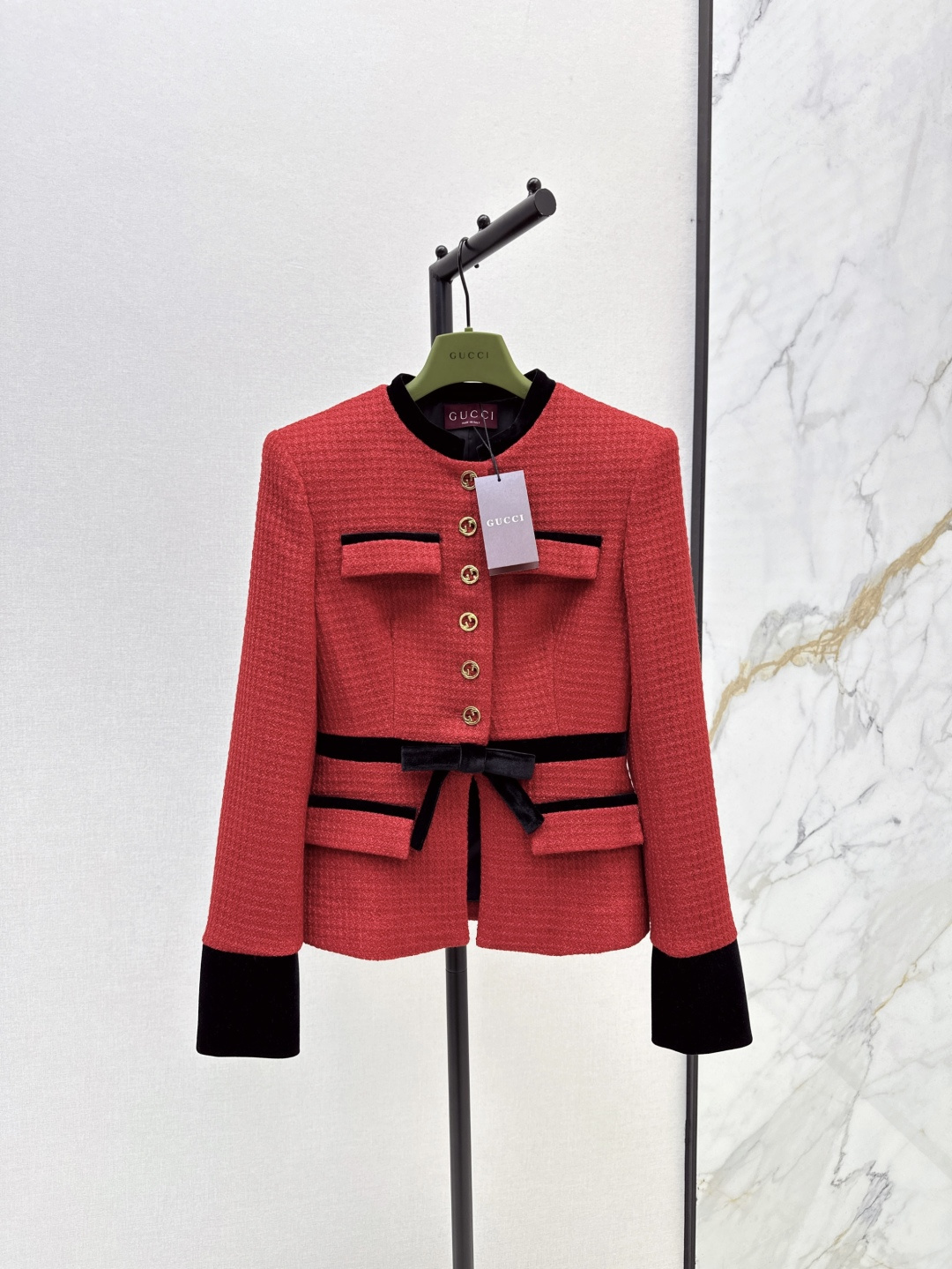 NO:294331,The rich family feels like a daughter. Gu 24Ss———The latest retro spliced ​​velvet jacket in autumn and winter. The retro atmosphere is directly full. The design is more British. Special chaebol uses velvet splicing design. A fixed-woven weaving fabric. A must-have for autumn and winter. Whether it is a holiday or daily wear, you can definitely have a return rate. SML is available in stock, Jackets & coats, alexander wang19860909富家千金即视感 Gu 24Ss————秋冬最新款复古拼接丝绒外套 复古氛围直接拉满 设计上比较英伦风 特别财阀 采用丝绒拼接设计 定织的编织面料 秋冬必备的款 不管是各种节假日 或者日常穿 都能妥妥拥有回头率 一色现货发售sml,,jackets & coats,alexander wang,Women's clothing