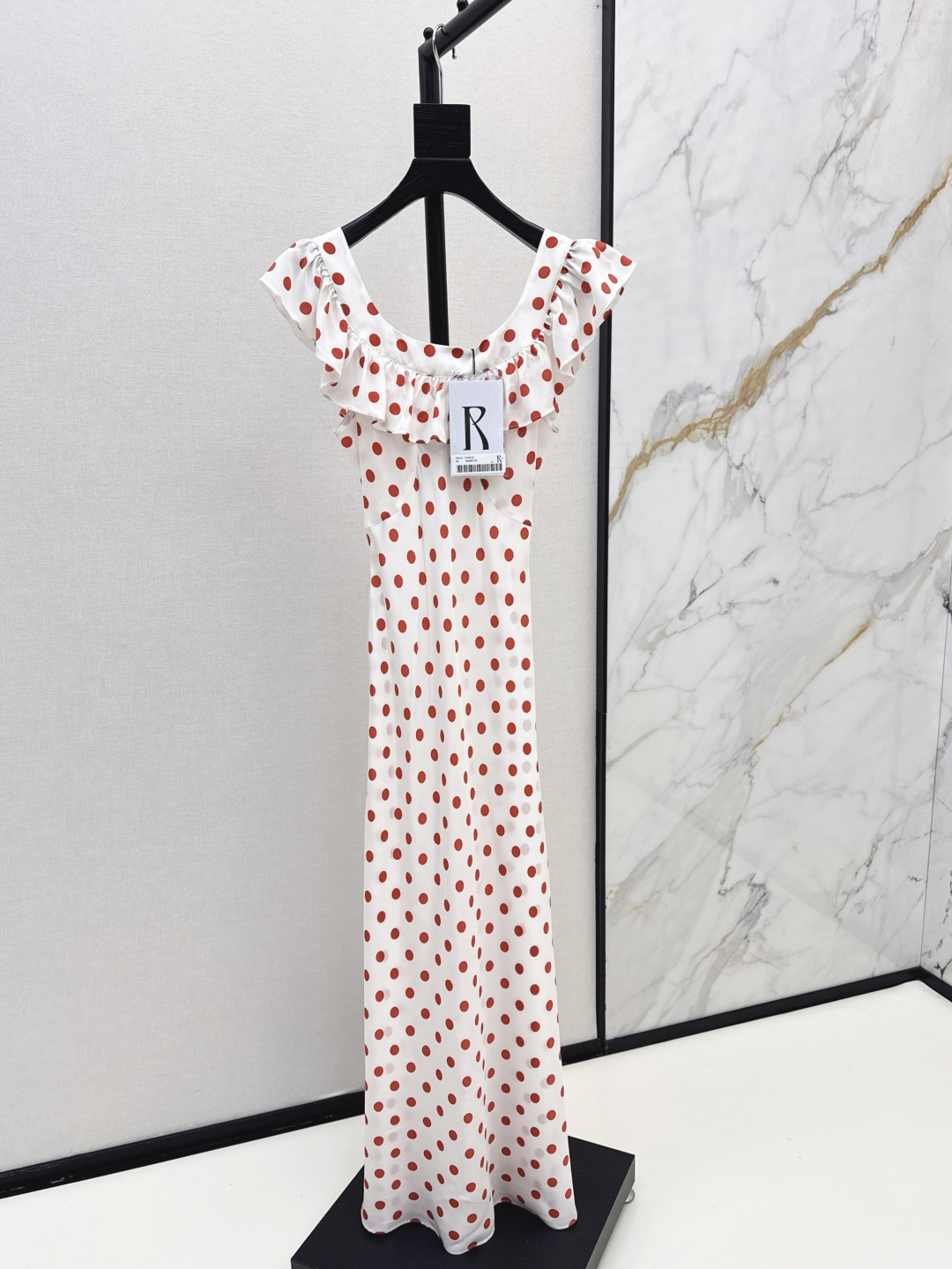 NO:295434,The same style as Yi Mengling, exclusive first release, fashionable and niche design, 25Ss————The latest printed dress in early spring, fresh holiday style, romantic and elegant white and rich beauty, imported printed silk fabric, one-color spot-on xssml, skirts, real silk, alexander wang19860909易梦玲同款 独家首发 时髦小众设计 25Ss———早春最新款印花连衣裙清新的度假风气息 浪漫优雅的白富美必备单品 进口印花真丝面料 一色现货发售xssml,,skirts,real silk,alexander wang,Women's clothing