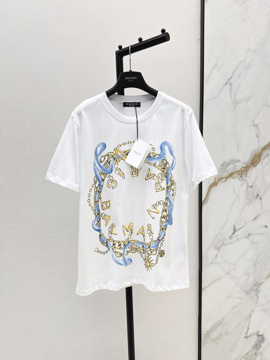 NO:423154,L Home 25Ss————The latest spring and summer logo pattern printed short-sleeved T-shirt simple and basic style, versatile and not picky, loose style, hidden flesh and slimming, the upper body is huge, versatile and beautiful, daily necessities, imported pure cotton fabric is breathable and comfortable, one-color spot on sale, sml, louis vuitton, T-shirt,tees, t-shirt,alexander wang19860909L家 25Ss————春夏最新款logo图案印花短袖T恤 简洁基础款 百搭不挑人 宽松版型藏肉显瘦 上身巨百搭又好看 日常必备的单品 进口纯棉面料质感透气舒适 一色现货发售sml,,louis vuitton,T-shirt,tees，t-shirt,alexander wang,Women's clothing