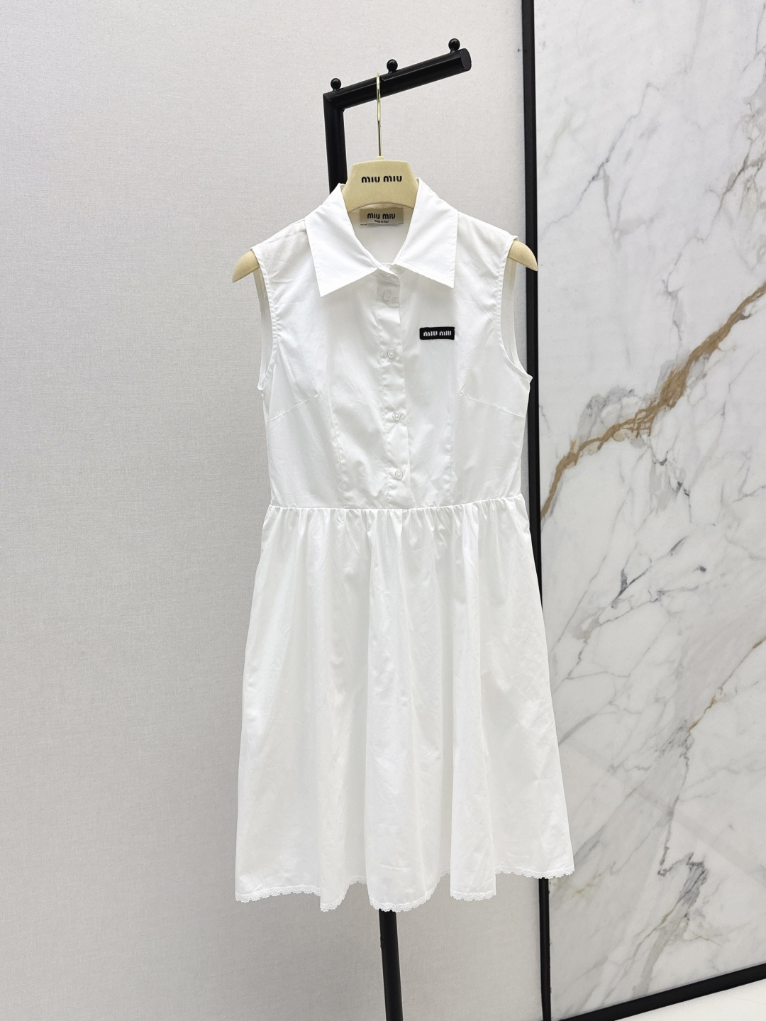 NO:425829,Miu 25Ss————The latest spring and summer lapel pleated spliced ​​sleeveless vest dress, age-reducing temperament, skirt hem splicing and pleated pleated pleated method, very age-reducing and slimming temperament, one-color spot-on sml,,miumiu, skirts,alexander wang19860909Miu 25Ss————春夏最新款翻领百褶拼接无袖背心连衣裙 减龄气质 裙摆拼接压褶百褶做法 非常减龄显瘦气质 一色现货发售sml,,miumiu,skirts,alexander wang,Women's clothing