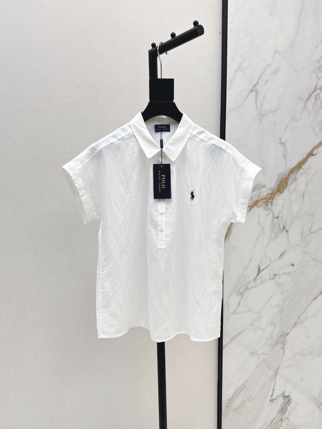 NO:425859,Single model RL 25Ss————The latest spring and summer logo embroidered linen shoulder-fall shirt, classic pattern embroidery on chest, daily necessities, multi-functional sun protection with street concave shape, using linen fabric, breathable and comfortable, three-color spot on sale, sml,shirts,alexander wang19860909爆单款 RL 25Ss————春夏最新款logo刺绣亚麻落肩衬衫 胸前经典图案刺绣 日常必备款 出街凹造型防晒多功能 采用亚麻面料 透气又贴身舒适 三色现货发售sml,,shirts,alexander wang,Women's clothing