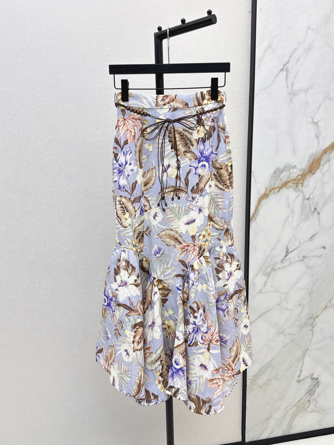 NO:426588,Original quality Zim 25Ss———The latest spring and summer vacation series floral print pattern high waist skirt Original custom heavy industry retro palace style age-reducing girlish style The upper body is beautiful and fairy-like and elegant white and rich beauty must-have items One color is available in stock smlxl, skirts, alexander wang19860909原单品质 Zim 25Ss———春夏最新款度假系列花卉印花图案高腰半裙 原版定制重工复古宫廷风减龄少女风 上身美的不要不要的 仙气优雅的白富美必备单品 一色现货发售smlxl,,skirts,alexander wang,Women's clothing