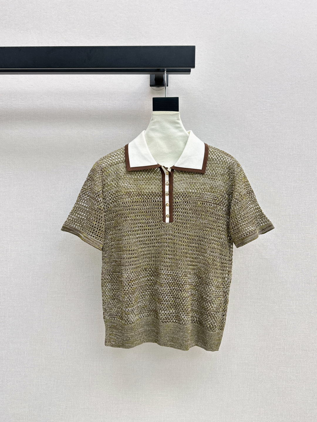 NO:427077,200L 25Ss——The latest spring and summer style, fresh and age-reducing style, two-piece knitted short-sleeved sleeves are simple and layered. ~~ It’s not a choice for occasions that rely entirely on outfits to create a self-style item!  I love knitted models that are refreshing and breathable in summer, and don’t worry about the wrinkles that all cotton will have. It’s so beautiful that there is no burden!  One-size spot sale sml, loro piana, T-shirt, alexander wang19860909200L 25Ss———春夏最新款清新减龄风假两件针织短袖简约有层次 ～～不挑场合完全靠穿搭成就自我风格的单品！最爱针织款夏天穿清爽透气的同时也不必担心全棉会有的褶皱感 美的没负担！一色现货发售sml,,loro piana,T-shirt,alexander wang,Women's clothing