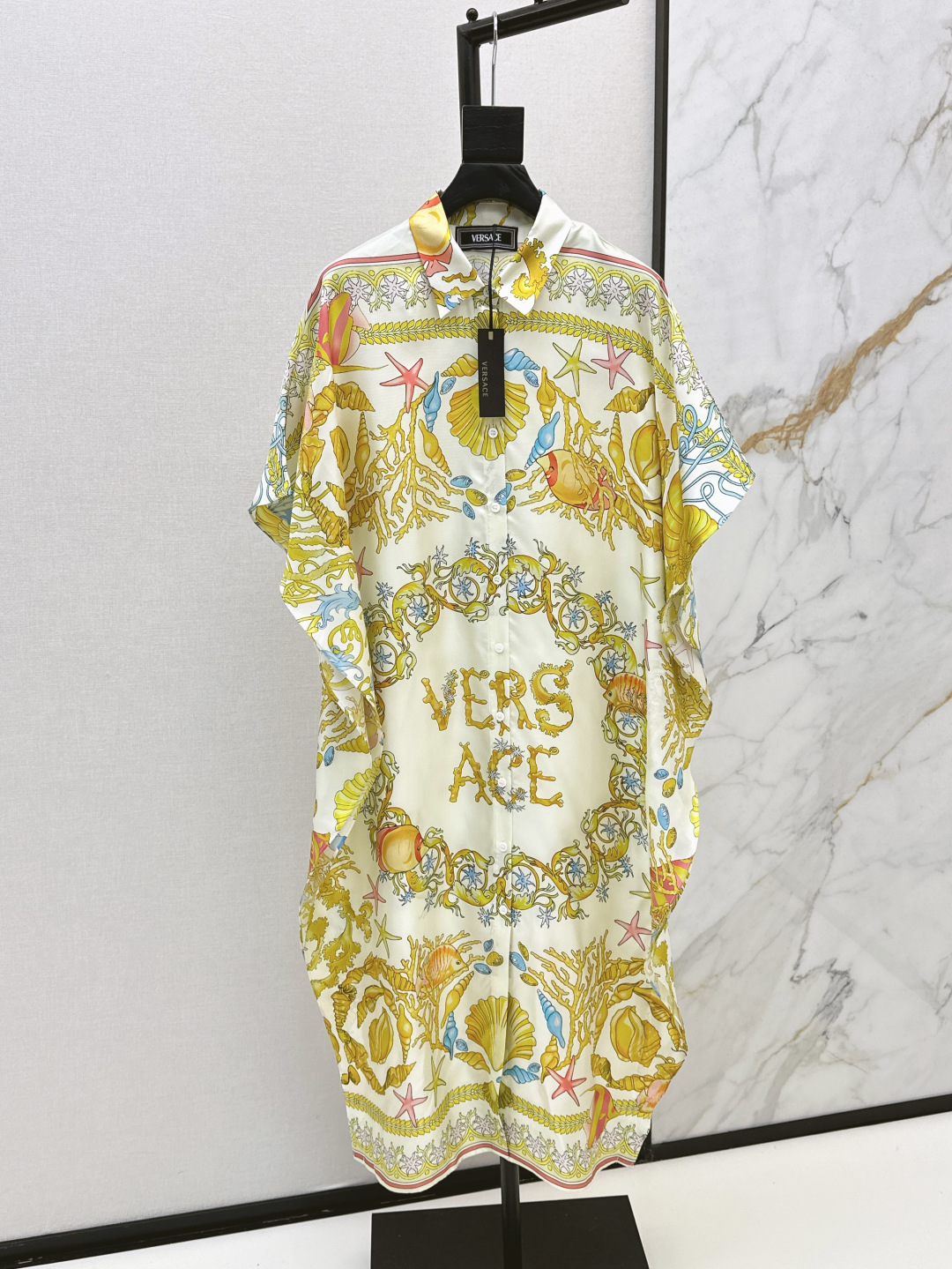 NO:428770,Ver 25Ss————The latest spring and summer beauty god Venus positioning print bat sleeve dress lace-up design temperament small lapel super long skirt full of summer atmosphere 100% silk twill fabric original positioning print pattern classic style not picky retro fashionable and high-end items One color spot on sale smlxl, skirts, real silk, alexander wang19860909Ver 25Ss————春夏最新款美神维纳斯定位印花蝙蝠袖连衣裙系带设计气质小翻领超长大裙摆夏日气息满满 百分百真丝斜纹绸面料 原版定位印花图案 经典版型不挑人 复古时髦又高级的单品 一色现货发售smlxl,,skirts,real silk,alexander wang,Women's clothing