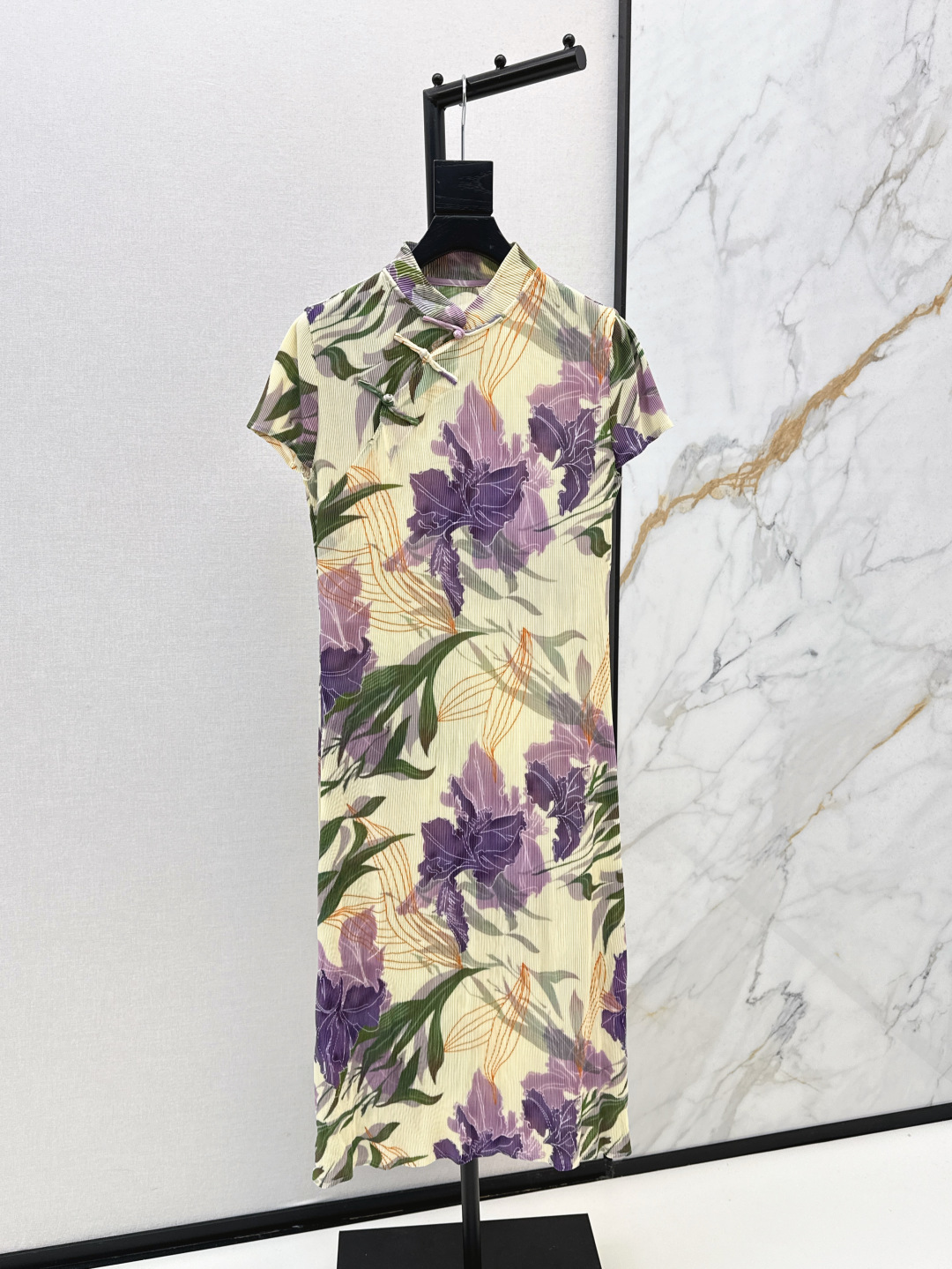 NO:428798,Customer Order Series Miyake Isai 25Ss——The latest spring and summer full-score long pleated dress, continuous single style, 10,000 recommendations!  Super nice new Chinese style, the upper body is age-reducing and fashionable, the elastic is large enough, super large, you can easily control the fat and thin skirt. One-color single-size skirt length is 114, isseymiyake, skirts, alexander wang19860909客户订单系列 三宅一生 25Ss———春夏最新款满分设计感长款压褶连衣裙 持续排单款 一万个推荐！超级好看的新中式 上身减龄又洋气 弹性足够大 超大 胖瘦都可以轻松驾驭 一色均码裙长114,,isseymiyake,skirts,alexander wang,Women's clothing