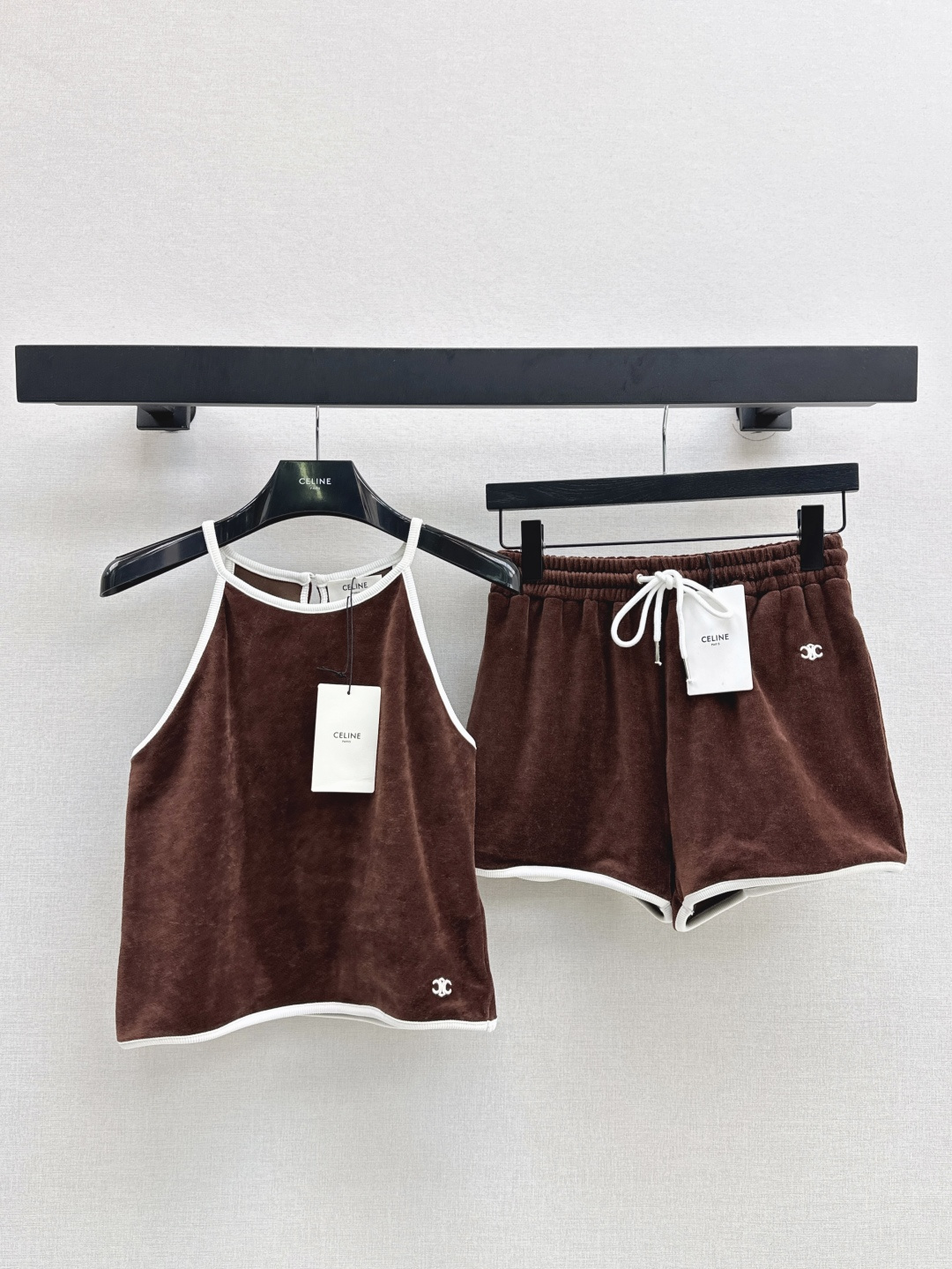 NO:429387,Ce 25Ss————The latest velvet series of spring and summer velvet jacket jacket + trousers + suspenders + shorts Custom imported velvet material glossy and comfortable high-quality classic contrasting webbing decoration slack and high-end Arc decorative Arc decorative ease and high-end logo on chest easily becomes the visual focus Lazy and fashionable outfit One color split development SML suspenders, shorts, jackets & coats, jackets & coats, alexander wang19860909Ce 25Ss————春夏最新款丝绒一系列套装夹克外套+长裤+吊带+短裤 定制进口丝绒材质 光泽舒适 品相高级 经典撞色织带装饰松弛高级 胸前凯旋门徽标 轻松成为视觉焦点 穿搭慵懒时髦 一色分开发 现货发售sml 吊带,,shorts,jackets & coats,jackets & coats,alexander wang,Women's clothing