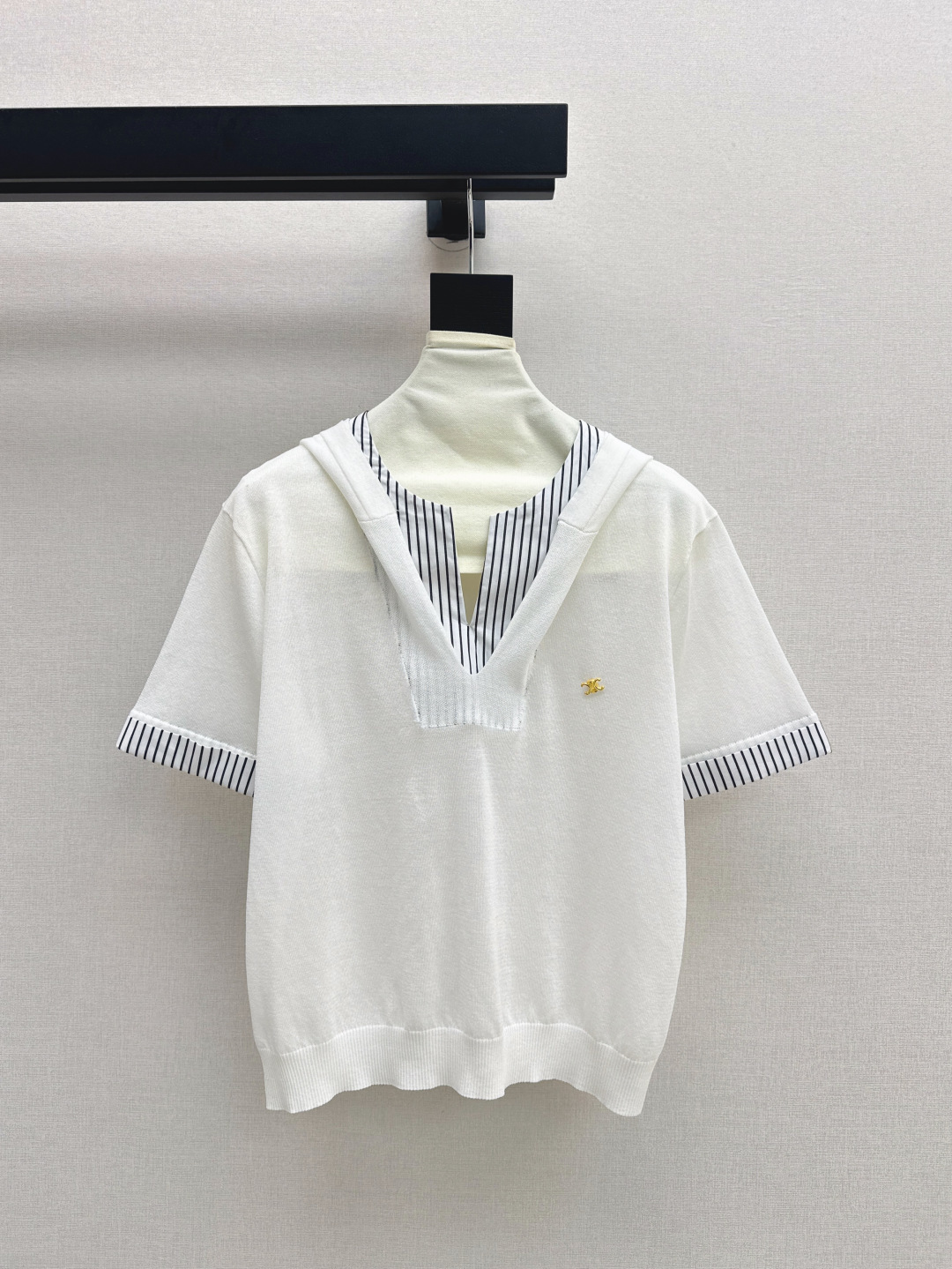 NO:430204,CE 25Ss——The latest spring and summer style, fresh and age-reducing style, two-piece knitted short-sleeved sleeves are simple and layered. ~~ It’s not a choice for occasions that rely entirely on outfits to create a self-styled product!  I love knitted models that are refreshing and breathable in summer, and don’t worry about the wrinkles that all cotton will have. It’s so beautiful that there is no burden!  Two colors spot sale sml, T-shirt, alexander wang19860909CE 25Ss———春夏最新款清新减龄风假两件针织短袖简约有层次 ～～不挑场合完全靠穿搭成就自我风格的单品！最爱针织款夏天穿清爽透气的同时也不必担心全棉会有的褶皱感 美的没负担！两色现货发售sml,,T-shirt,alexander wang,Women's clothing