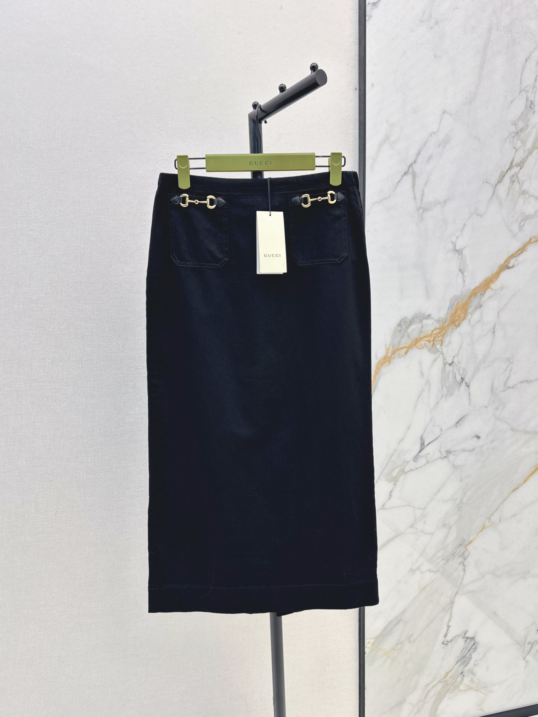 NO:432285,Gu 25Ss———The latest spring and summer horse slanted button decoration series set lapel short sleeve waistband strap short shirt + A-line skirt, age-reducing casual and super fashionable, one set of upper body to show the body proportions, small people can easily control it Daily casual recommendation One set of out One color is available in stock sml, skirts, shirts, T-shirts, alexander wang19860909Gu 25Ss———春夏最新款马斜扣装饰系列套装翻领短袖收腰绑带短款衬衫+ A字半裙 减龄随性超时髦 一套上身显身材比例 小个子也能轻松驾驭 日常休闲推荐 一套出 一色现货发售sml,,skirts,shirts,T-shirt,alexander wang,Women's clothing