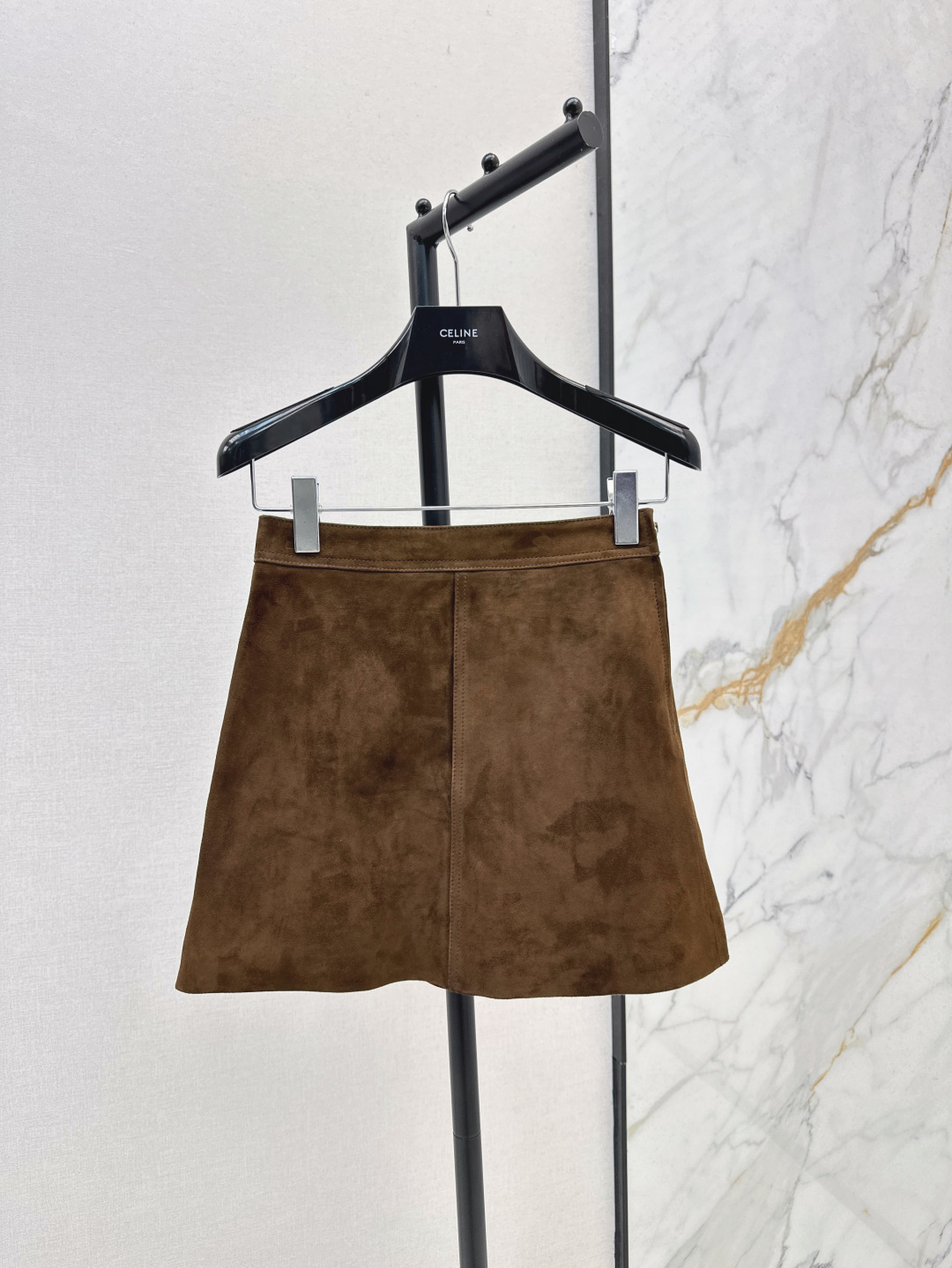 NO:432255,British Academy style CE 25Ss—————The latest retro brown suede suede super short skirt in early autumn sweet girl-reducing girl-style classic style versatile and slimming 100% imported suede lambskin fabric sweet and cool fashionable girl wardrobe essential temperament items One color is available in stock sml, skirts, sheepskin, chamois leather, alexander wang19860909英伦学院风 CE 25Ss————早秋最新款复古棕咖麂皮绒超短半裙甜妹减龄少女风 经典版型百搭又显瘦 百分百进口麂皮绒小羊皮面料 甜酷的时髦少女衣橱必备气质单品 一色现货发售sml,,skirts,sheepskin,chamois leather,alexander wang,Women's clothing
