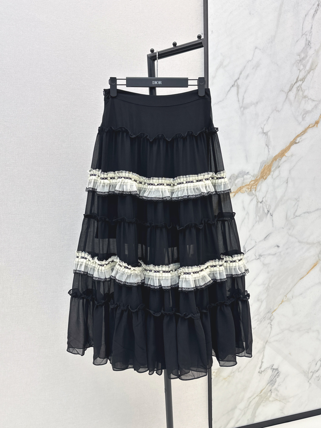 NO:433204,CD 25Ss————The latest spring and summer mesh cake long skirt, high-waisted A-line cake puffy skirt, contrasting design layered layered to make your legs look thin, super sweet and age-reducing, a sweet and charming fairy temperament grasped, super easy to match, just a T-shirt, super good to look, a very practical and versatile item, one color is available for sale in stock, sml, skirts, tees, t-shirt, alexander wang19860909CD 25Ss————春夏最新款网纱蛋糕长半裙 高腰a字蛋糕蓬蓬裙 撞色设计层次叠加很显腿细 还超级甜美又减龄 一整个甜美可人的仙女气质拿捏住了 超级好搭配 随便搭个T恤就超好看 特别实穿的百搭单品 一色现货发售sml,,skirts,tees，t-shirt,alexander wang,Women's clothing