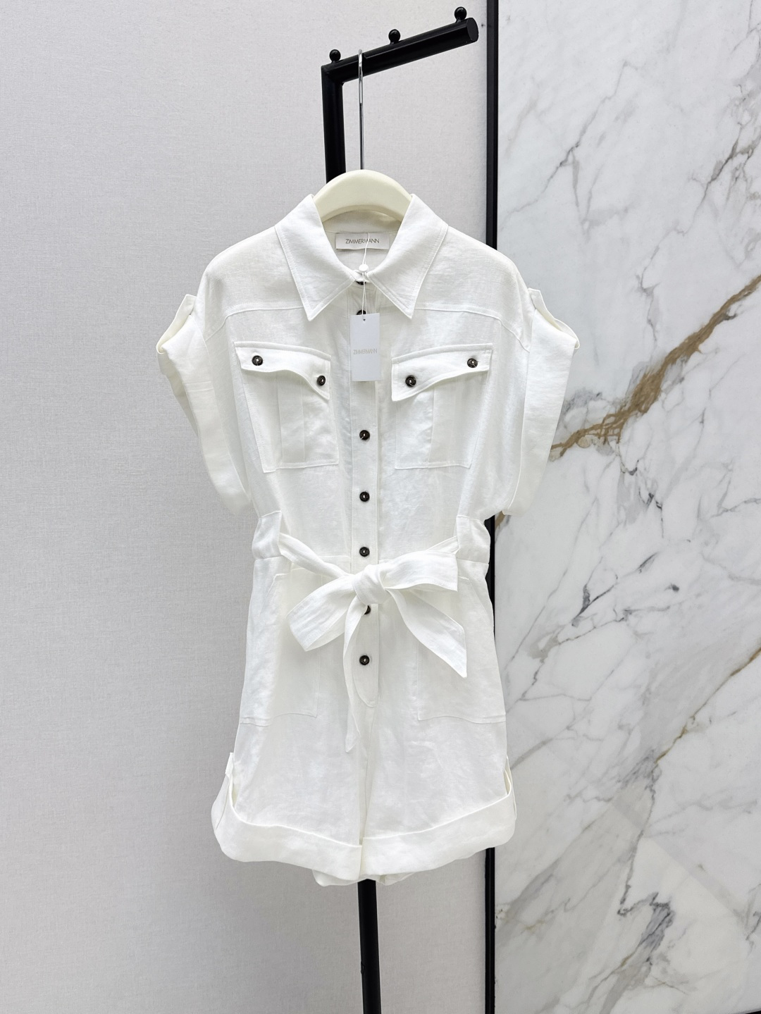 NO:433203,Zim 25Ss———The latest spring and summer lazy and fashionable curly work jumpsuits linen fabric with delicate texture and comfortable texture. Classic double pocket design. Elastic waist tied straight shorts pants. Super slim upper body. A must-have trendy products for street photography experts. Age-reducing temperament and A and cool. One-color spot sml, shorts, alexander wang19860909Zim 25Ss————春夏最新款慵懒时髦卷边工装连体裤亚麻面料质感细腻舒适 经典双口袋设计 松紧腰系带直筒短裤裤型上身超级显瘦 街拍达人必备潮品 减龄气质又A又飒 一色现货发售sml,,shorts,alexander wang,Women's clothing