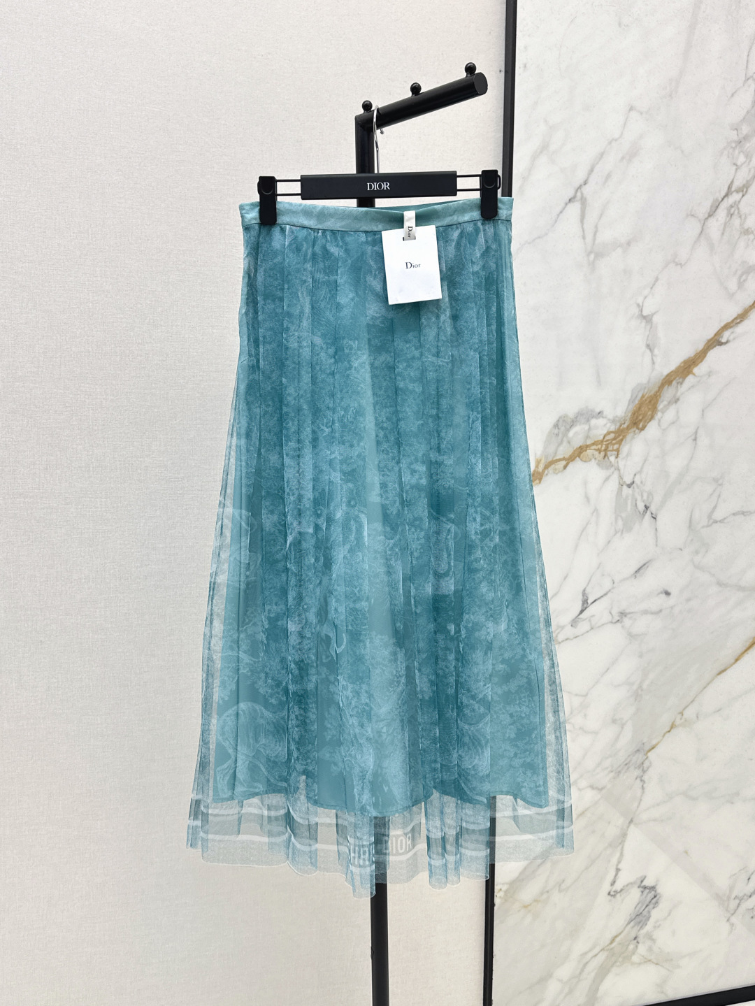 NO:433795,CD 25Ss————The latest spring and summer double-layer long mesh skirt custom imported mesh material flowing and moving, skin-friendly and breathable, double-layer long gauze skirt style, outer animal and plant natural elements printing, the action is more charming, the waist close waistband webbing outlines the curve, inclusive body division ratio, two colors are available for sale in stock, sml, skirts, alexander wang19860909CD 25Ss————春夏最新款双层长款网纱半裙定制进口网纱材质 飘逸动人 亲肤透气 双层长款纱裙版型 外层动植物自然元素印花 行动间更显裙摆风情迷人 腰间贴身腰封织带勾勒曲线 包容身材划分比例 两色现货发售sml,,skirts,alexander wang,Women's clothing