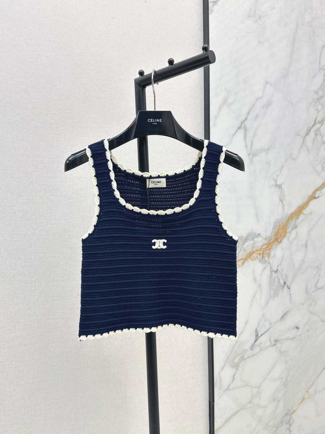 NO:433767,Recommended single models CE 25Ss————The latest spring and summer navy blue crochet vest contrasting color lace knitted custom heavy craftsmanship classic short H-style super slim, sweet and cool, elegant and age-reducing girlish style imported yarn texture is super comfortable, one-color spot on sale sml, alexander wang19860909爆单款推荐 CE 25Ss————春夏最新款海军蓝钩针小背心撞色花边针织定制重工艺 经典小短款H版型超显瘦 甜酷优雅减龄少女风 进口纱线质感超舒适 一色现货发售sml,,alexander wang,Women's clothing