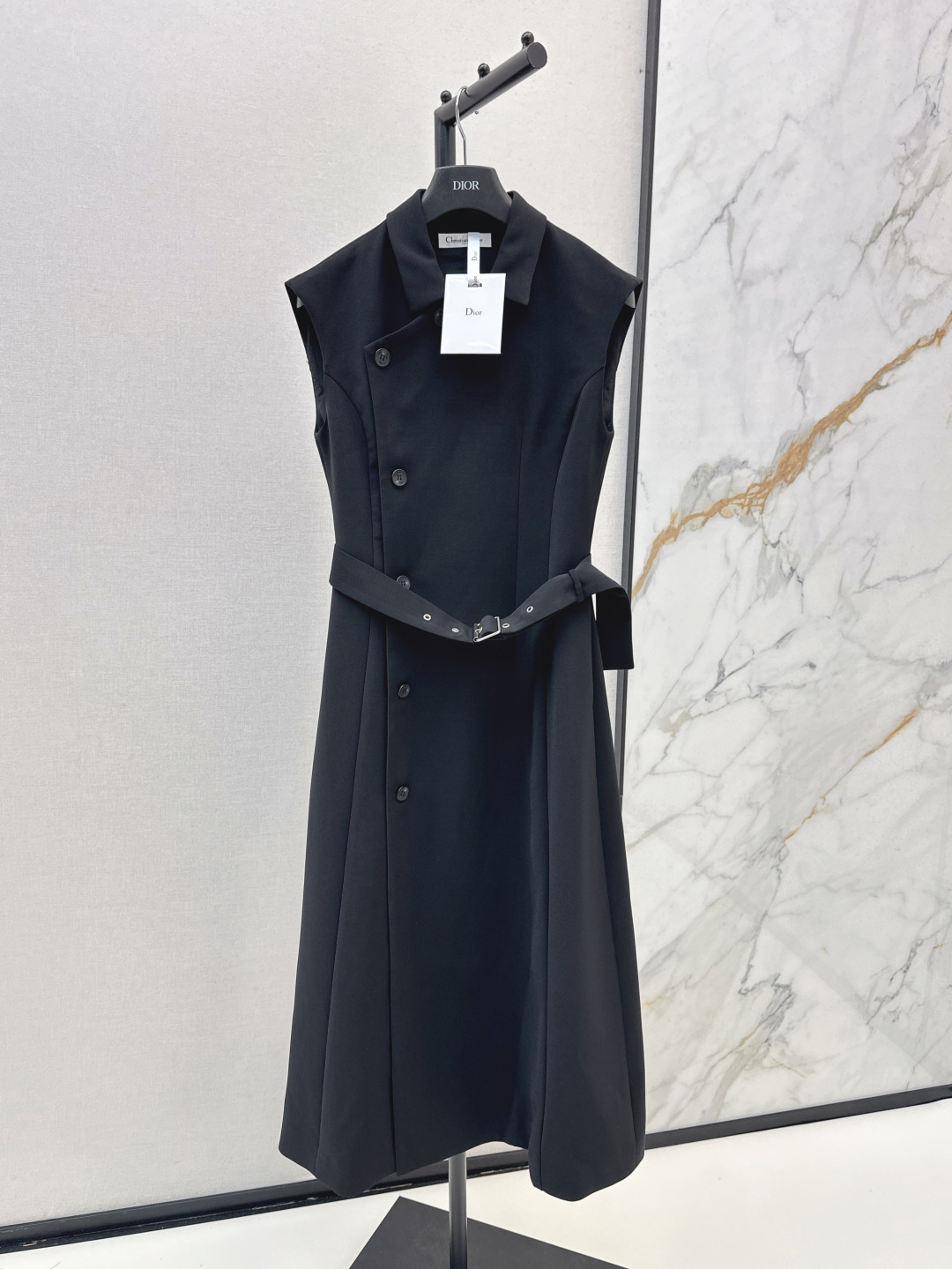 NO:437536,CD 25Ss——————The latest new style of early autumn new slanted buckle mid-length dress with belt tucked waist, minimalist and high-end style, capable and gentle. The imported fabric is super texture. The three-dimensional tailoring style is slim and tall. It can be easily controlled by no matter how tall, fat and thin you can create a casual and elegant temperament. Dresses that will improve your clothes at parties. Two colors are available for sale in stock. SML, skirts, alexander wang19860909CD 25Ss————早秋最新款新品斜开扣中长款连衣裙 腰带束腰版型极简高级感 干练又尽显温柔 进口面料质感超赞 立体剪裁版型上身纤瘦高挑 无论高矮胖瘦都能轻松驾驭 打造随性优雅气质 聚会出席提高衣品的连衣裙 两色现货发售sml,,skirts,alexander wang,Women's clothing