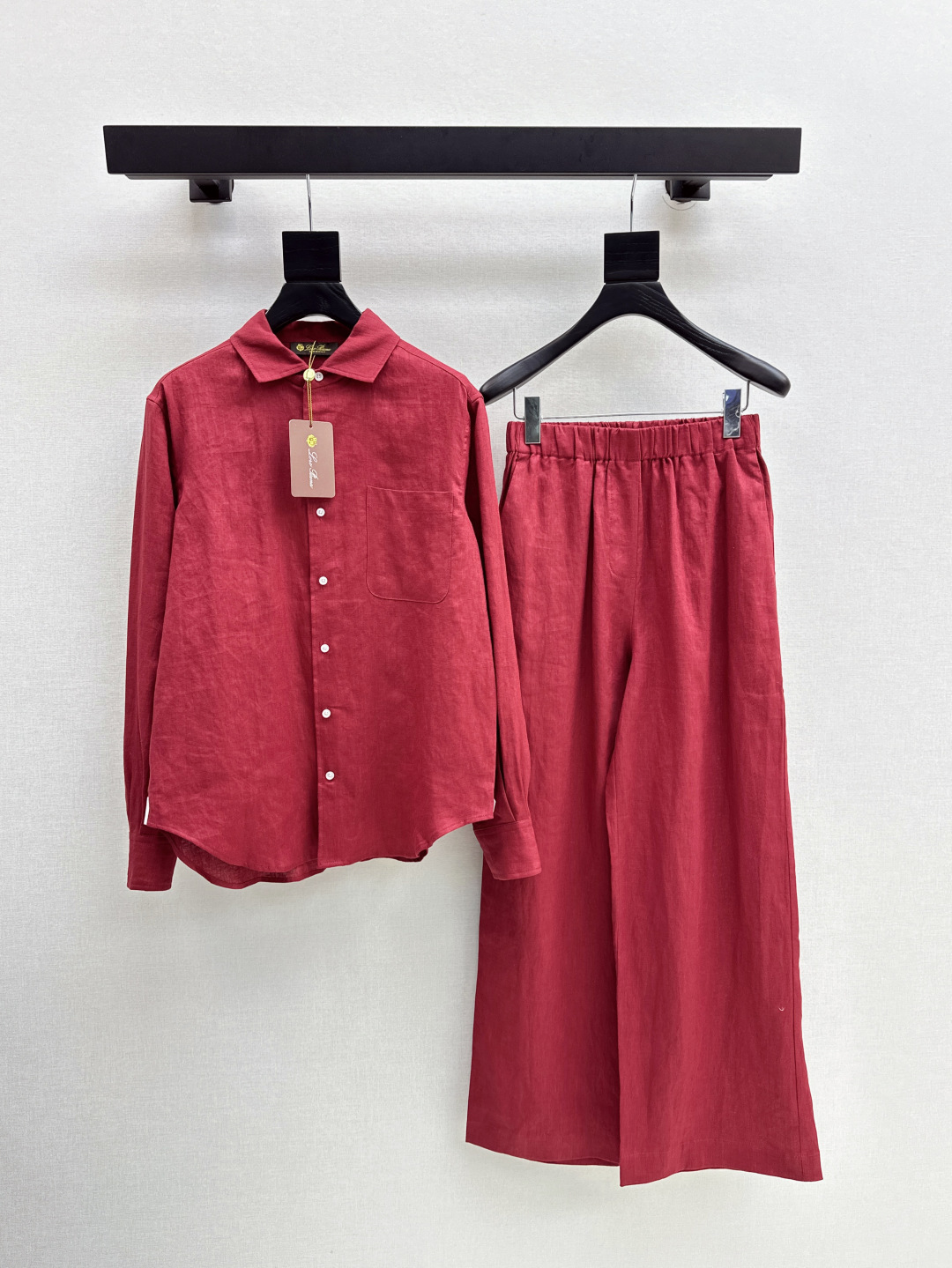 NO:440992,Lining pants old-fashioned high-end commuting, super high-end wearability LP 25Ss————The latest linen suit for early autumn minimalist style loose shirt + elastic waist straight pants. It uses high-quality pure linen fabric. The texture is super good. Very high-end. It is a perfect old-fashioned style. You can be used for daily parties or commuting. Lazy and casual and vacation-like. Two-color split development. SML, loro piano, shirts, alexander wang.19860909衬 裤老钱风高阶通勤 实穿性超高 LP 25Ss————早秋最新款亚麻套装极简风宽松衬衫+松紧腰直筒裤 采用了高克重的纯亚麻面料 质感超好 非常高级 妥妥的老钱风 日常聚会或者通勤都可以 慵懒休闲又有度假感 两色分开发 现货发售sml,,loro piana,shirts,alexander wang,Women's clothing