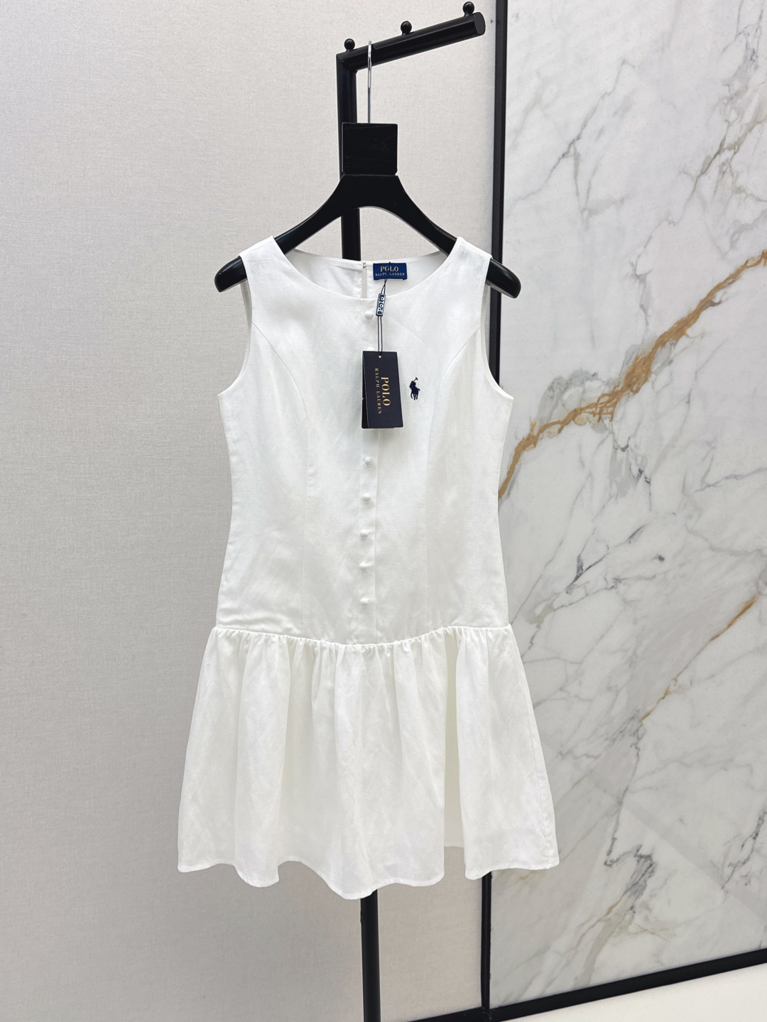 NO:441637,RL 25Ss———The latest classic pony embroidered lapel sleeveless dress in spring and summer. Daily casual style. One-piece lazy dress. Easy to get lazy and fashionable. The A-shaped style is very hidden. All kinds of figures are easy to control and are not picky at all. The fabric is light and comfortable. The white skirt is classic and durable. Elegant and elegant. One-color spot sml, skirts, alexander wang.19860909RL 25Ss———春夏最新款经典小马刺绣翻领无袖连衣裙 日常休闲款 一件式懒人穿搭 轻松Get到的慵懒时髦 A字摆版型非常藏肉 各种身材随意驾驭完全不挑人 面料质感轻盈舒适 白色裙子经典耐看优雅大方 一色现货发售sml,,skirts,alexander wang,Women's clothing