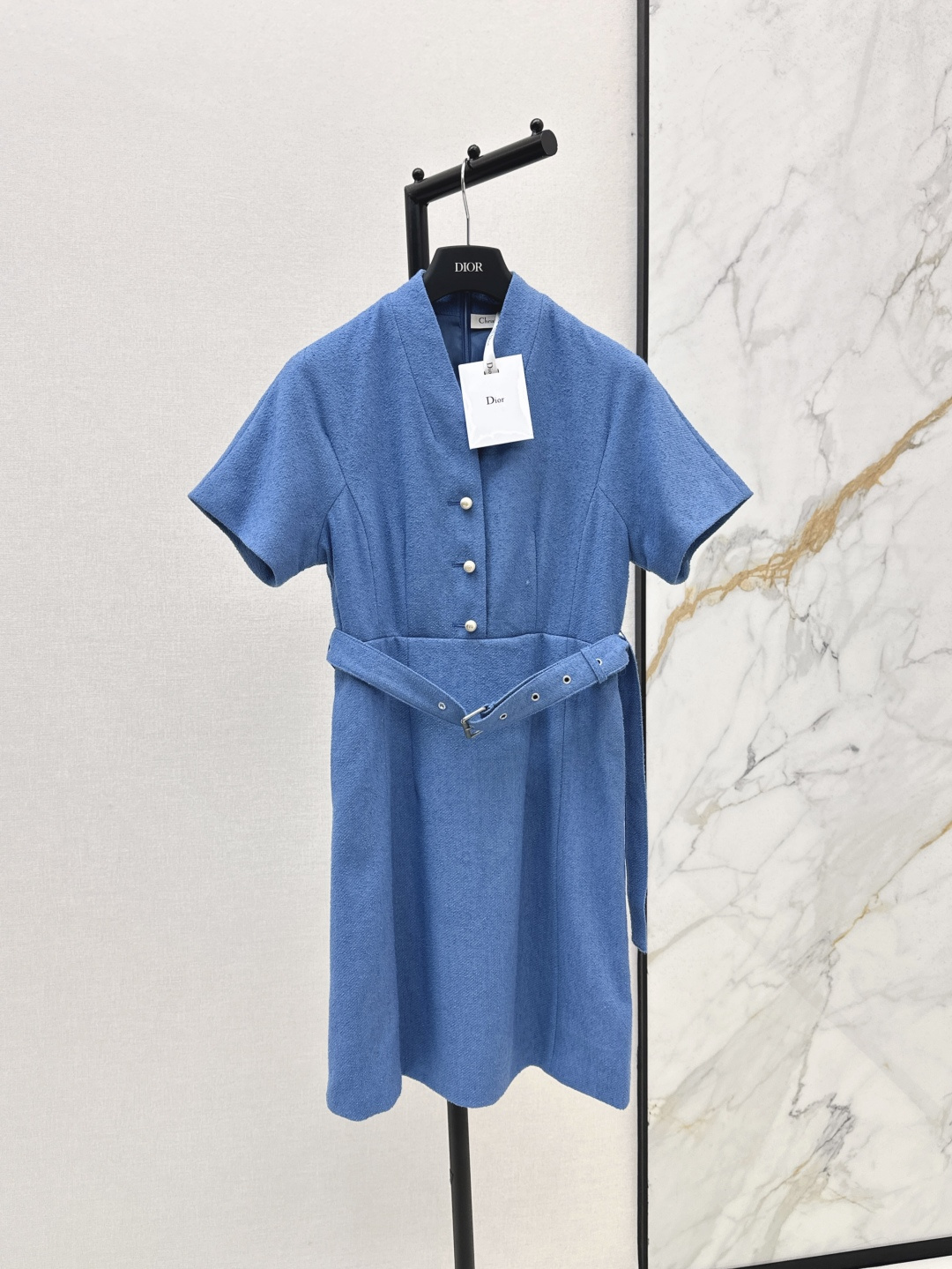 NO:441609,Classic D tailoring CD 25Ss————The latest pearl button decorative fall shoulder dress custom knitted fabric with early autumn, high-quality texture, three-dimensional waist-hugging classic style, rotator sleeves cover the arm flesh and show shoulder thread, the upper body is a perfect temperament queen, elegant and high-end, easy to grasp in various occasions, two colors are available in stock, sml, skirts, alexander wang19860909经典D剪裁 CD 25Ss———早秋最新款珍珠扣装饰落肩连衣裙定制编织面料 高级有质感 立体收腰经典的版型 落肩袖遮手臂肉又显肩线 上身妥妥的气质女王 优雅又高级 各种场合轻松拿捏 两色现货发售sml,,skirts,alexander wang,Women's clothing