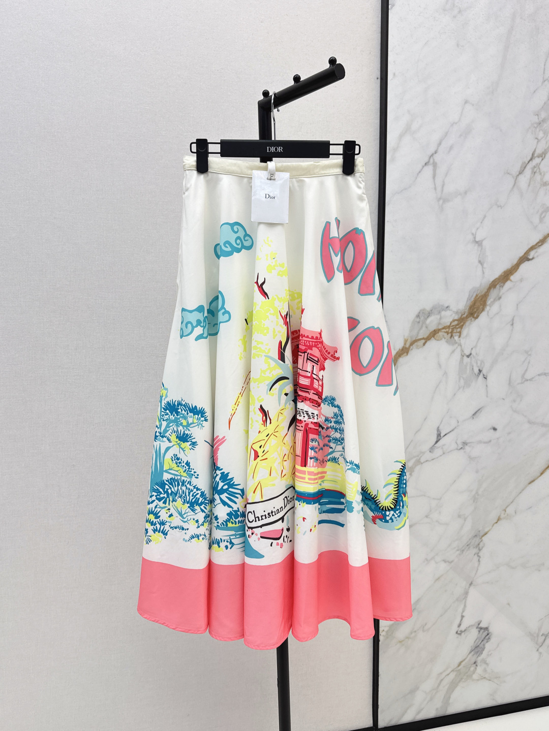 NO:443156,CD 25Ss————The latest spring and summer vacation style printed pleated skirt, basic high-waist umbrella-shaped tailoring, textured fabrics are all very good, custom pattern fabrics, super popular and practical, upper body looks slim and tall, paired with short-sleeved T-shirts in the same series, top body is huge and versatile and beautiful, daily necessities, one-size-fitting, sml, skirts, T-shirt, tees, t-shirt, alexander wang19860909CD 25Ss————春夏最新款度假风印花百褶半裙 基础款高腰伞状剪裁 质感面料都很赞 定制图案面料 超级火爆实穿 上身显瘦显高 搭配同系列短袖T恤都好看 上身巨百搭又好看 日常必备的单品 一色现货发售sml,,skirts,T-shirt,tees，t-shirt,alexander wang,Women's clothing