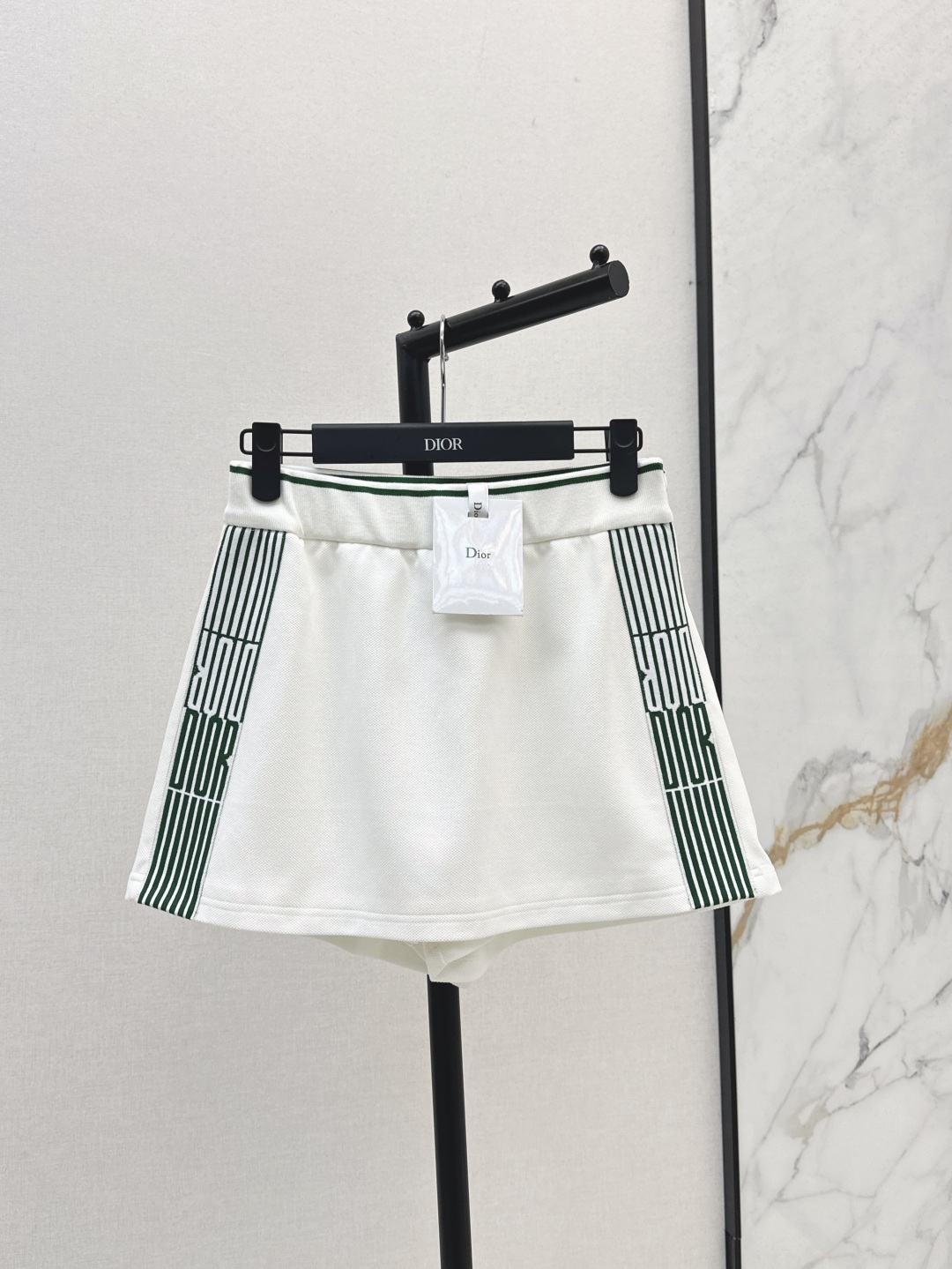 NO:444107,CD 25Ss———The latest spring and summer contrasting logo webbing sports series polo collar vest + polo collar short-sleeved top + stand-up collar jacket + polo collar dress + high-waisted skirt + casual pants A series of matching top body fashionable and slimming Pure white with green logo webbing splicing The upper body reduces age and is fashionable Customized logo buckle decoration One color split development SML, Skirts, Jackets & coats, Jackets & coats, T-shirt, alexander wang19860909CD 25Ss———春夏最新款撞色logo织带运动系列 polo领背心+polo领短袖上衣+立领夹克外套+polo领连衣裙+高腰裤裙+休闲裤 一系列搭配上身时髦又显瘦 纯白色搭配绿色logo织带拼接 上身减龄又时尚 定制logo扣饰装饰 一色分开发 现货发售sml,,skirts,jackets & coats,jackets & coats,T-shirt,alexander wang,Women's clothing