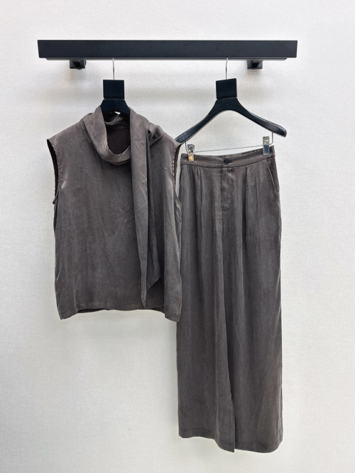 Elegant Sleeveless Top and Straight-Leg Pants Set - Sophisticated & Chic 1 Elegant Sleeveless Top and Straight-Leg Pants Set - Sophisticated & Chic