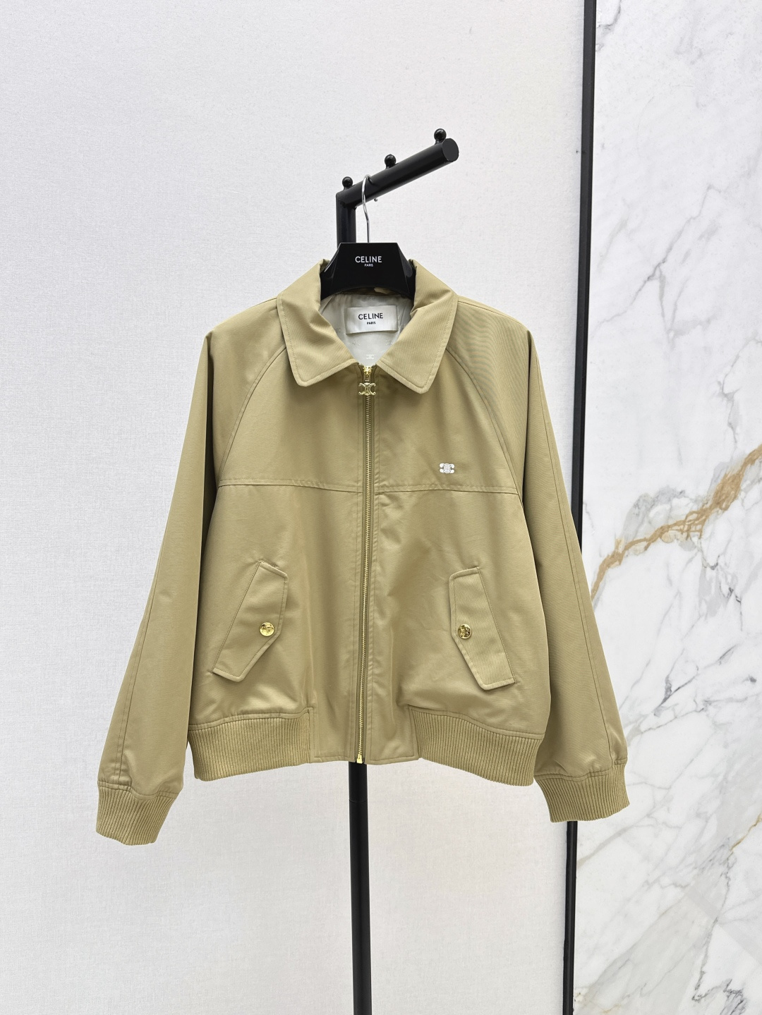 NO:447156,Retro and fashionable CE 25Ss—————The latest style of triumphal pattern embroidered jacket in early autumn. Fashionable old cadre style. The upper body looks so good. The thick retro and fashionable. The photo is very good. The style is not picky. The small one is also comfortable to wear. The whole color is on sale. SML, Jackets & coats, Jackets & coats, alexander wang19860909复古时髦 CE 25Ss————早秋最新款凯旋门图案刺绣夹克外套 时髦的老干部风格 上身太好看了 浓浓复古和时髦 拍照很出片 版型不挑人 小个子也放心穿 一色现货发售sml,,jackets & coats,jackets & coats,alexander wang,Women's clothing