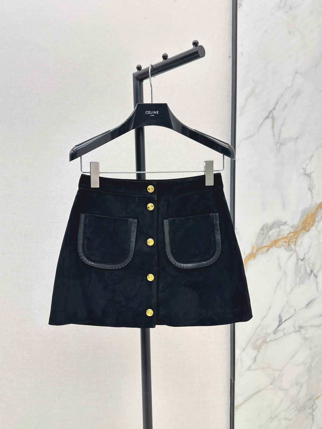 NO:447109,British Academy style CE 25Ss—————The latest retro brown suede suede super short skirt in early autumn sweet girl-reducing girl-style classic style versatile and slimming 100% imported suede lambskin fabric sweet and cool fashionable girl wardrobe essential temperament items Two colors for sale in stock sml black, skirts, sheepskin, chamois leather, alexander wang19860909英伦学院风 CE 25Ss————早秋最新款复古棕咖麂皮绒超短半裙甜妹减龄少女风 经典版型百搭又显瘦 百分百进口麂皮绒小羊皮面料 甜酷的时髦少女衣橱必备气质单品 两色现货发售sml 黑色,,skirts,sheepskin,chamois leather,alexander wang,Women's clothing