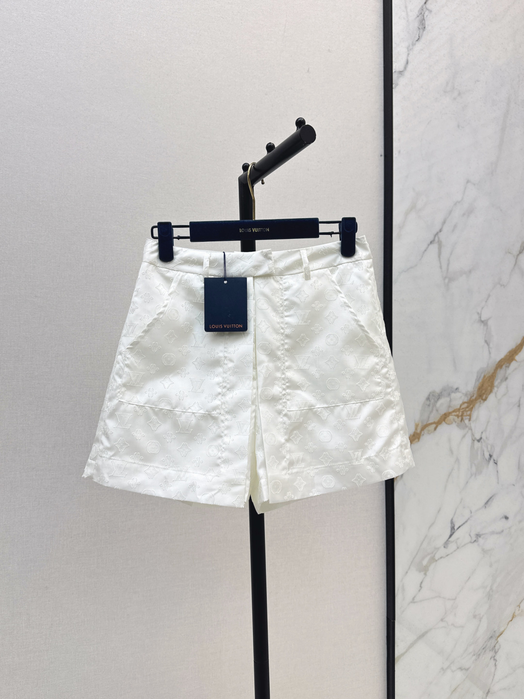 NO:448236,L family 25Ss————The latest presbyterian jacquard high-waist shorts in spring and summer, high-waist A-line style, full jacquard logo, low-key and exquisite, the upper body shows the body proportions, simple and big brand, the style is not picky, age-reducing and fresh, easy to grasp the sense of age-reducing for young girls, one-size-spot sml, louis vuitton, shorts, alexander wang19860909L家 25Ss————春夏最新款老花提花高腰短裤 高腰A字版型 满提花logo低调又精致 上身巨显身材比例 简约又大牌 版型不挑人 减龄又小清新 轻松拿捏元气少女减龄感 一色现货发售sml,,louis vuitton,shorts,alexander wang,Women's clothing