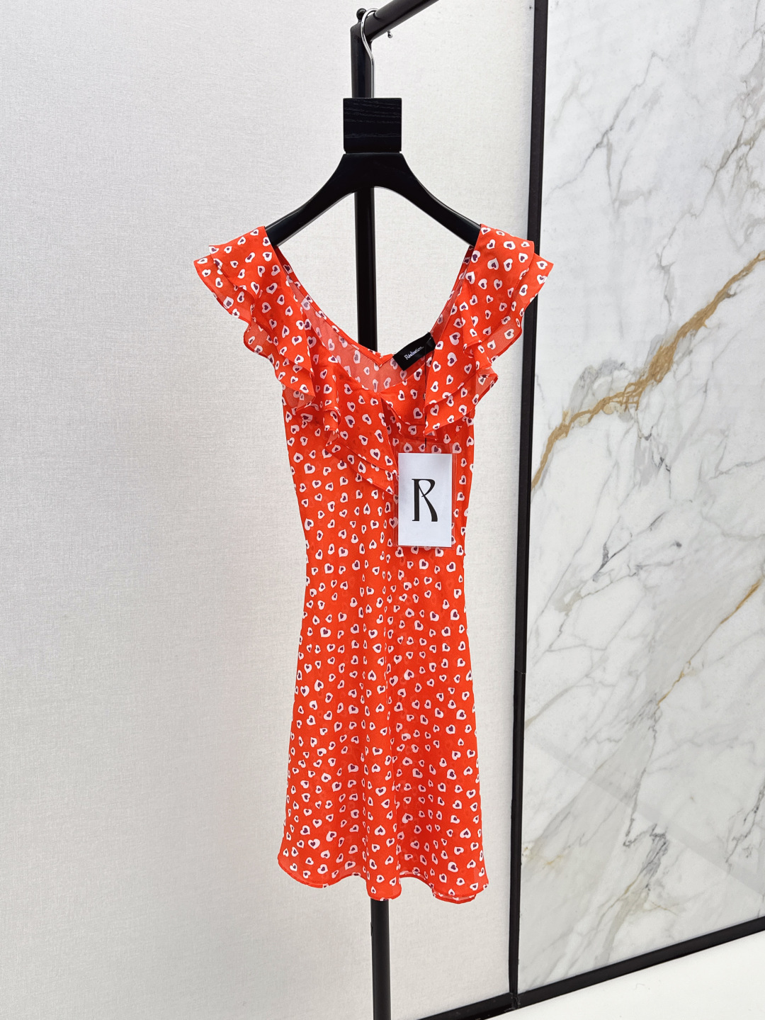 NO:448269,Exclusive first launch, fashionable and niche design, 25Ss————The latest floral pattern long dress in early spring, a rich vacation style, romantic and elegant white and rich beauty essentials, imported silk fabric, one-color spot on sale xssml, skirts, real silk, alexander wang19860909独家首发 时髦小众设计 25Ss———早春最新款碎花图案长款连衣裙浓郁的度假风气息 浪漫优雅的白富美必备单品 进口真丝面料 一色现货发售xssml,,skirts,real silk,alexander wang,Women's clothing