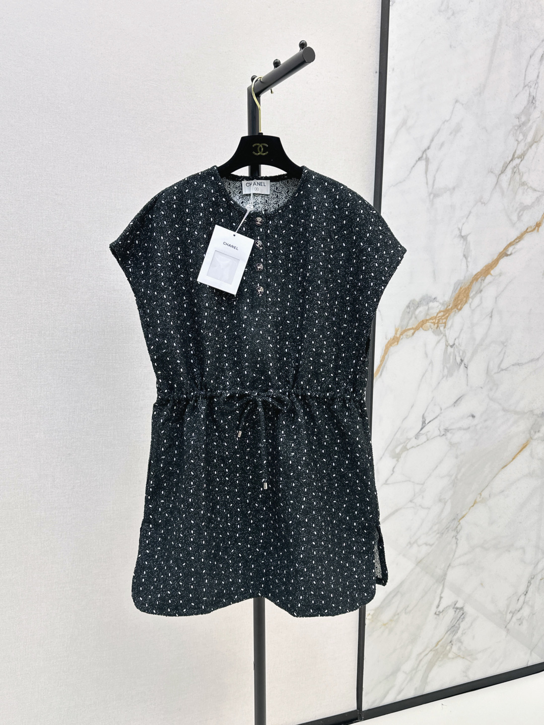 NO:448234,C home 25Ss————————The latest logo jacquard fabric dress with early autumn. A particularly expensive skirt. How many levels of temperament can be raised on the upper body? It is really outstanding in the party. Full of focus. High-end and highlights. The drawstring waist-hugging design is very beautiful. Two colors are available for sale in stock. SML, Chanel, skirts, alexander wang.19860909C家 25Ss—————早秋最新款logo提花面料连衣裙 特别贵气的一条裙子 上身可以抬几个级别气质 聚会穿它真的很出圈 满满的焦点 高级又有亮点 抽绳收腰设计上身裙型很好看 两色现货发售sml,,chanel,skirts,alexander wang,Women's clothing