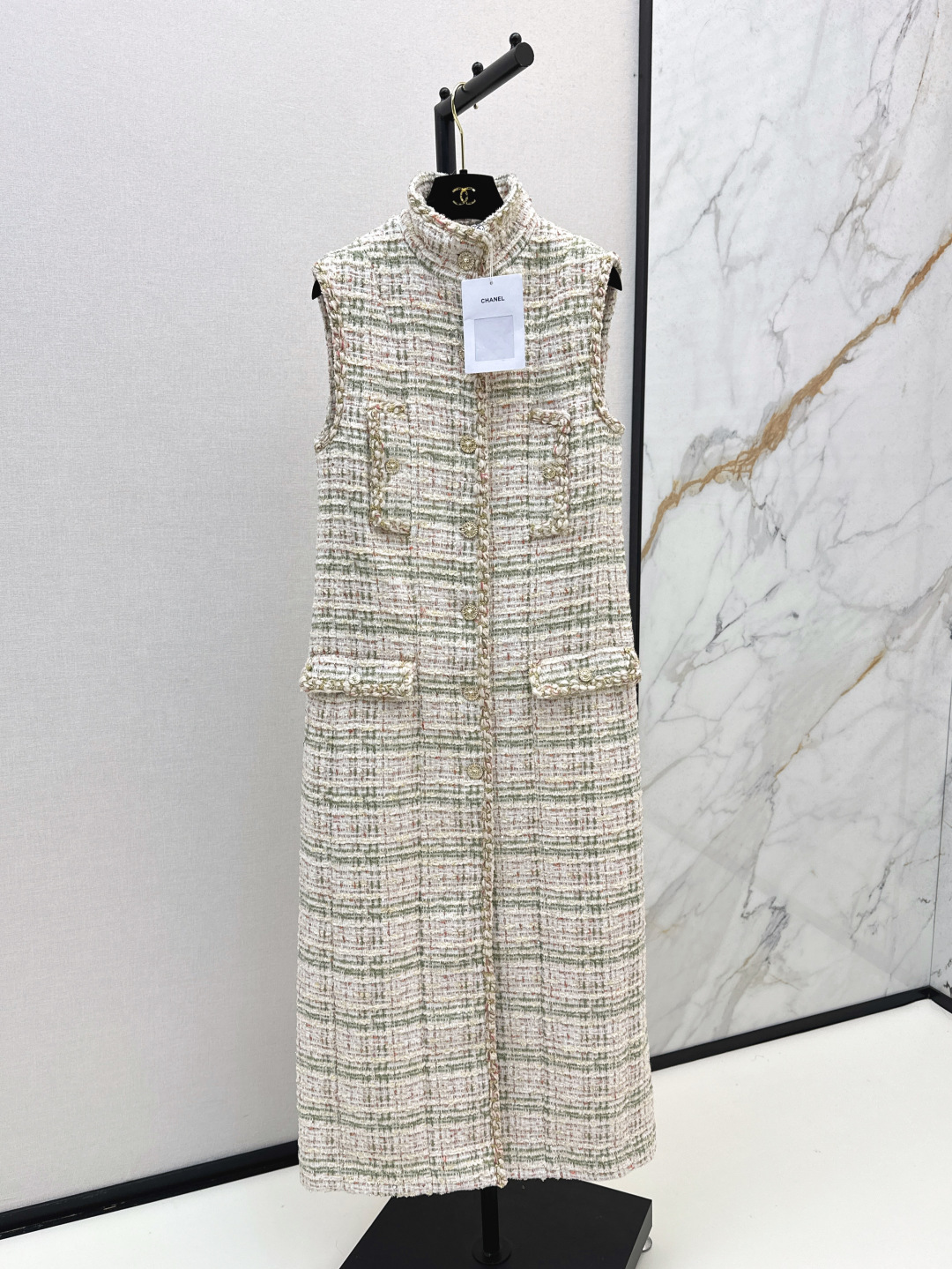 NO:448219,C home 25Ss————The latest woven long standing collar vest in autumn and winter, the best must-have for this season, customized special yarn woven soft tweed fabric, pure hand-made interwoven lace decoration, classic double pockets, three-dimensional tailoring H-shaped upper body, huge slim, temperament, celebrity girl style, must-have high-end items for white and rich beauty, one-color spot on sale, sml, chanel, alexander wang19860909C家 25Ss————秋冬最新款编织长款立领马甲 本季最佳必入绝绝子 定制特种纱编织软花呢面料 纯手工交织花边装饰 经典双口袋 立体剪裁H版型上身巨显瘦 气质名媛少女风 白富美必备高级单品 一色现货发售sml,,chanel,alexander wang,Women's clothing