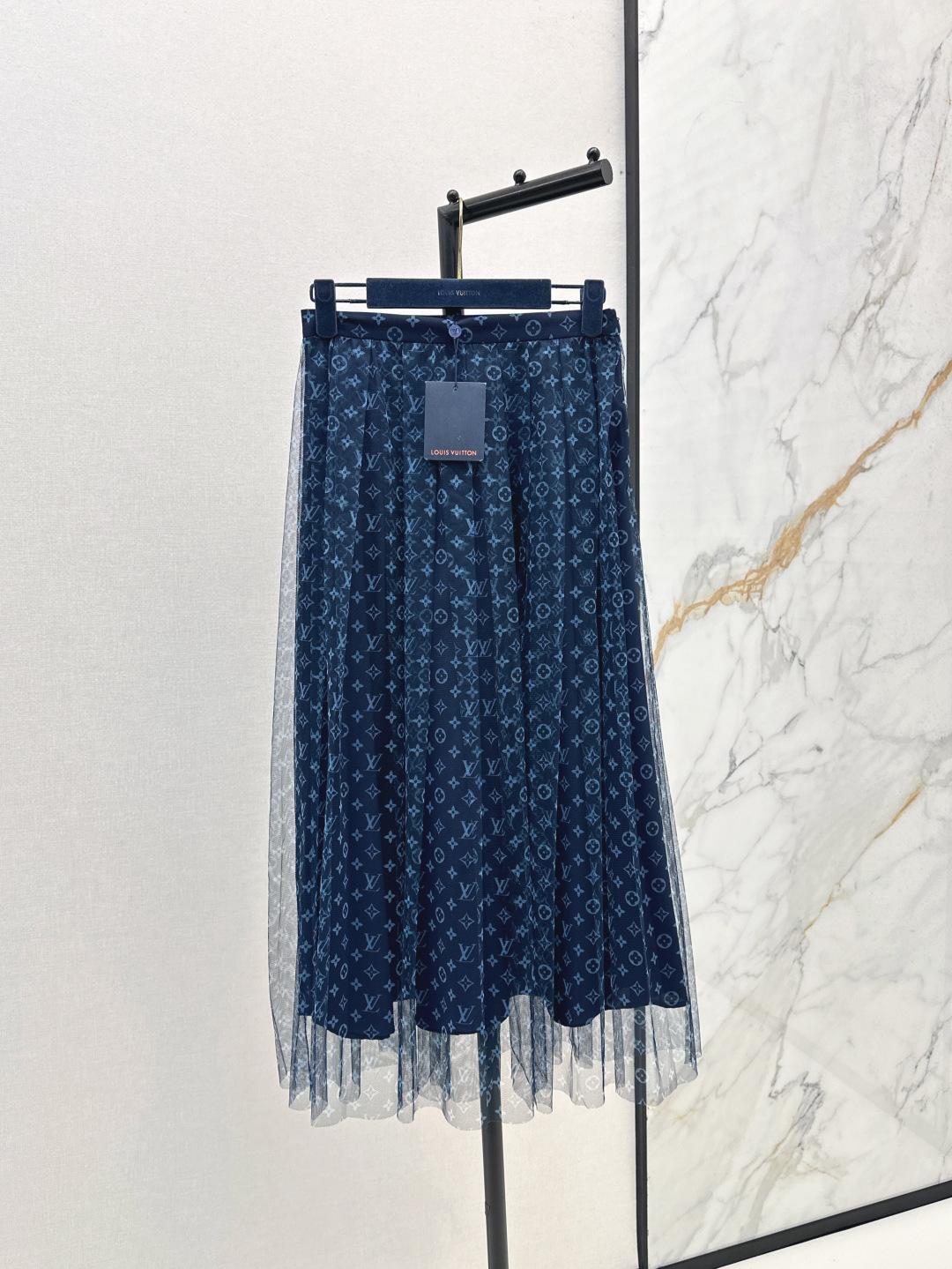 NO:450893,L Home 25Ss————The latest spring and summer double-layer long logo old-fashioned mesh skirt custom imported mesh material flowing and moving, skin-friendly and breathable, double-layer long gauze skirt style, outer animal and plant natural elements printing, the action is more charming, inclusive body division proportion, one-color spot sale sml,,louis vuitton, skirts, alexander wang19860909L家 25Ss————春夏最新款双层长款logo老花图案网纱半裙定制进口网纱材质 飘逸动人 亲肤透气 双层长款纱裙版型 外层动植物自然元素印花 行动间更显裙摆风情迷人 包容身材划分比例 一色现货发售sml,,louis vuitton,skirts,alexander wang,Women's clothing