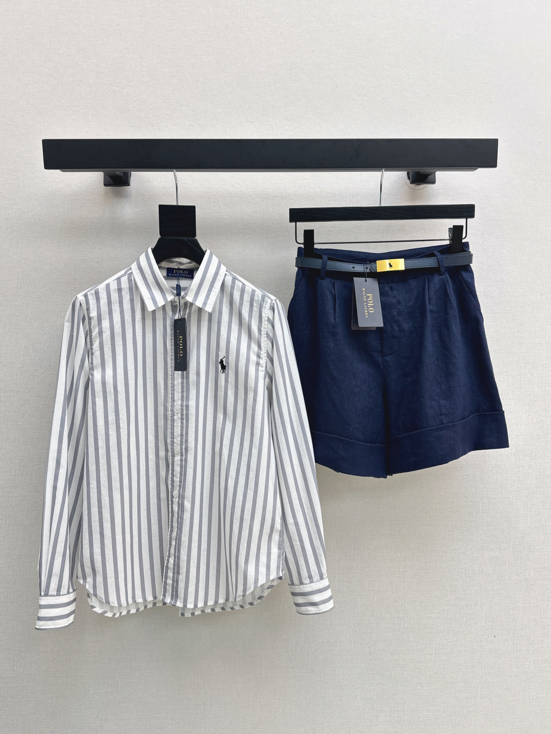 NO:450854,Old Qian style outfit RL 25Ss—————The latest model of early autumn pony logo embroidery striped shirt, classic logo embroidery decoration on chest, daily necessities, street concave shape, sun protection, use linen + cotton fabric, breathable and comfortable, two colors on sale in stock,,shirts,alexander wang19860909老钱风穿搭 RL 25Ss————早秋最新款小马logo刺绣条纹衬衫 胸前经典logo刺绣装饰 日常必备款 出街凹造型防晒多功能 采用亚麻+棉面料 透气又贴身舒适 两色现货发售sml,,shirts,alexander wang,Women's clothing