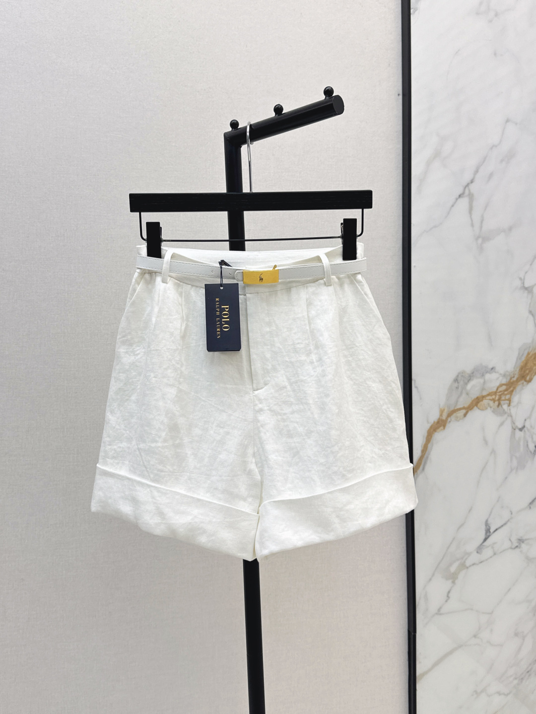 NO:450849,Exclusive first launch RL 25Ss——————The latest custom belt decorative minimalist style shorts with high intelligence outfits, medium and high waist pleated curly design, distribution metal buckle waist bag with intellectual and elegant upper body, lazy and casual high-end items, pear-shaped body outfit, full of details, low-key and luxurious, highly recommended for personal versatile items, two colors for sale in stock, sml, shorts, alexander wang19860909独家首发 RL 25Ss————早秋最新款定制腰带装饰极简风短裤高智感穿搭 中高腰褶饰卷边设计 配送金属扣腰袋上身知性大气 慵懒随性的高级单品 梨形身材的穿搭天菜 细节感满满低调奢华 强烈推荐自留百搭单品 两色现货发售sml,,shorts,alexander wang,Women's clothing