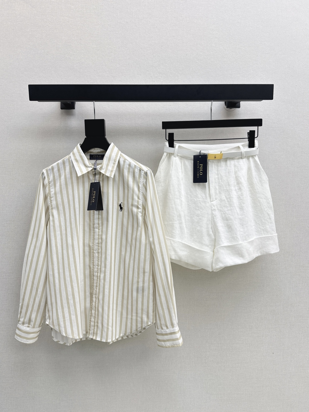 NO:450845,Old Qian style outfit RL 25Ss—————The latest model of early autumn pony logo embroidery striped shirt, classic logo embroidery decoration on chest, daily necessities, street concave shape, sun protection, use linen + cotton fabric, breathable and comfortable, two colors on sale in stock,,shirts,alexander wang19860909老钱风穿搭 RL 25Ss————早秋最新款小马logo刺绣条纹衬衫 胸前经典logo刺绣装饰 日常必备款 出街凹造型防晒多功能 采用亚麻+棉面料 透气又贴身舒适 两色现货发售sml,,shirts,alexander wang,Women's clothing