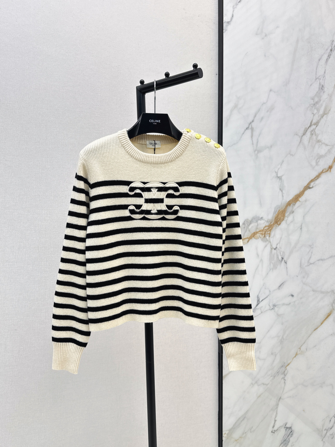 NO:451612,CE 25Ss—————The latest versatile Arc de Triomphe pull-out striped sweater in autumn and winter, custom cashmere wool yarn with high texture, comfortable and soft texture, obvious texture, round neck falling shoulder long-sleeved sweater with gentle temperament, chest Arc decorative regular loose style does not pick on body age, makes the outfit look more literary, daily simple and versatile autumn and winter, one-color spot-on sml, sweaters, alexander wang19860909CE 25Ss—————秋冬最新款百搭凯旋门套头条纹毛衣定制羊绒羊毛纱线质感高级 舒适柔软 肌理明显 圆领落肩长袖毛衣突出温柔气质 胸前凯旋门标识装饰 常规松身版型不挑身材年龄 显得穿搭愈发文艺 秋冬日常简约百搭款 一色现货发售sml,,sweaters,alexander wang,Women's clothing