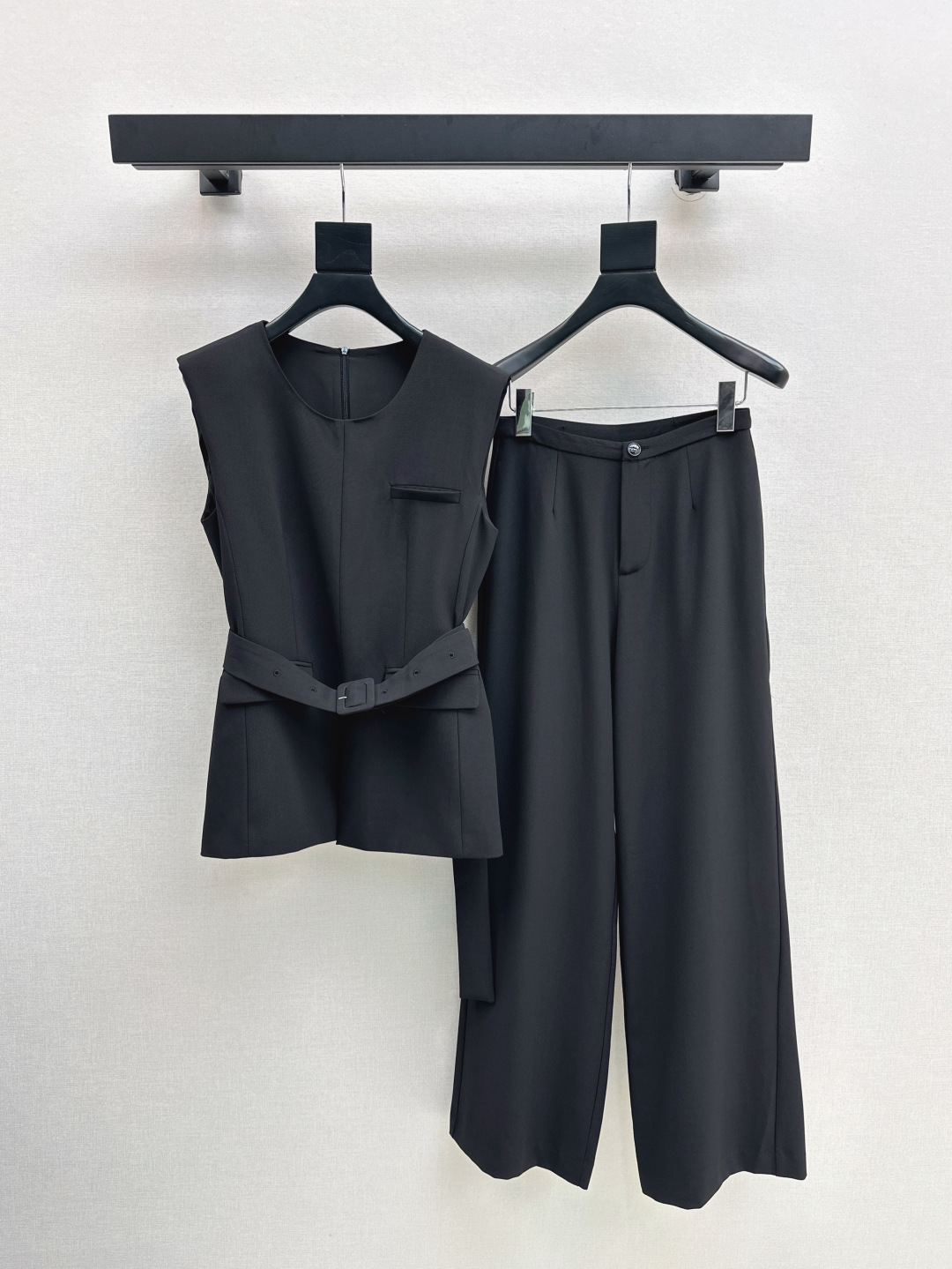 NO:453536,340L 25Ss—————The latest vest suit in early autumn, vest jacket straight pants, top body looks slim and tall, gentle and elegant without losing the aura, exquisite déjà vest style makes it look slim and not picky. One set, three colors are available in stock, sml, loro piana, jackets & coats, alexander wang19860909340L 25Ss————早秋最新款马甲套装 马甲外套直筒裤 上身显瘦又高挑 不失气场的温柔优雅感 精致既视感版型显瘦不挑人 一套出 三色现货发售sml,,loro piana,jackets & coats,alexander wang,Women's clothing