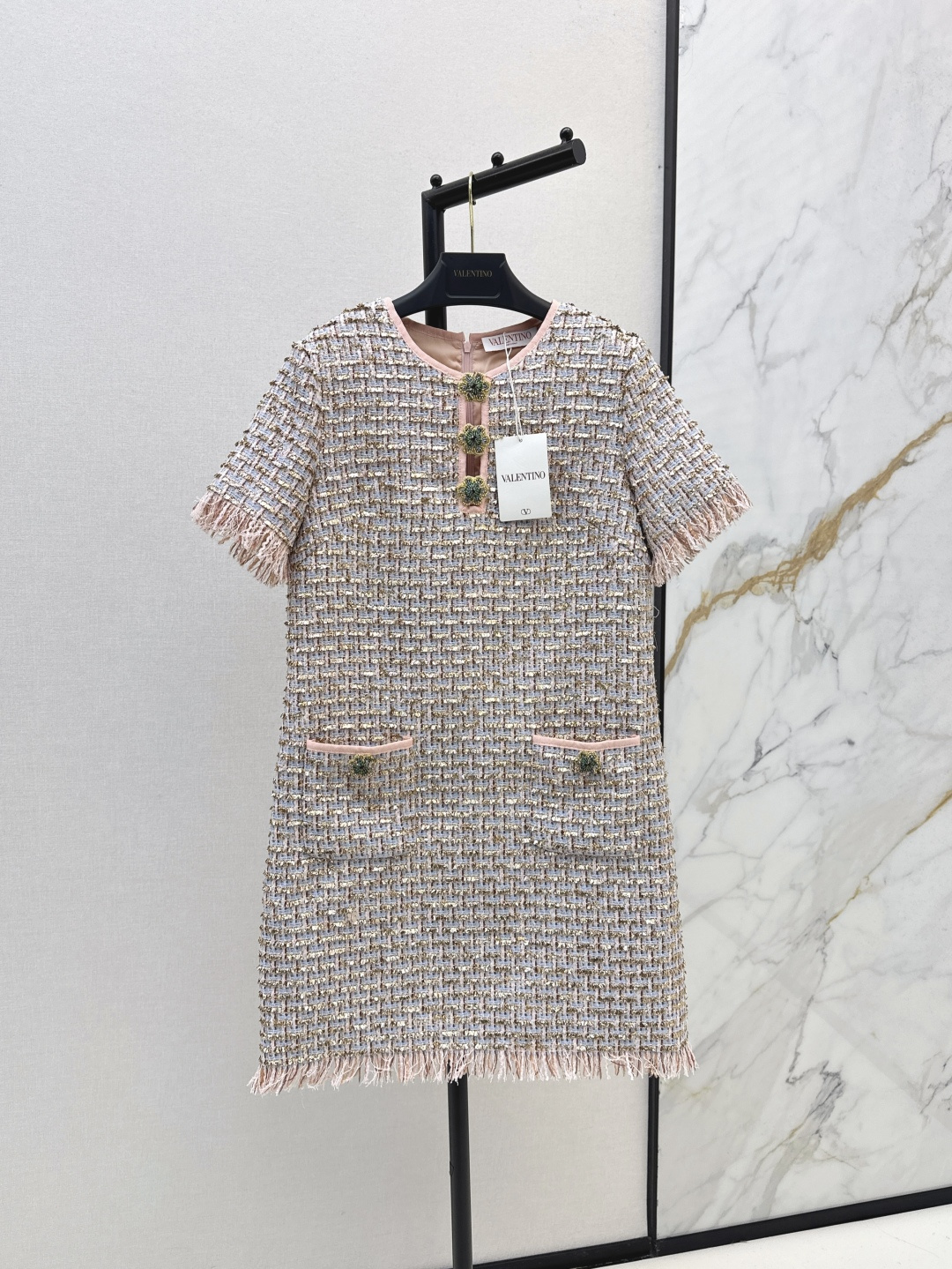 NO:453601,VLTN 25Ss—————The latest heavy bow nail drill craftsmanship decorative dress in early autumn, exquisite ladylike style, super classic, never tired of wearing for a long time, suitable for all occasions, can be controlled by commuting or daily gatherings, H-style is not picky at all, not picky about people or figures, one-size-fitting sml, skirts, alexander wang19860909VLTN 25Ss————早秋最新款重磅蝴蝶结钉钻工艺装饰连衣裙 精致淑女名媛风 超级经典 久穿不厌 适合各种场合 无论是通勤或者日常聚会都能驾驭 H版型也完全不挑人不挑身材 一色现货发售sml,,skirts,alexander wang,Women's clothing