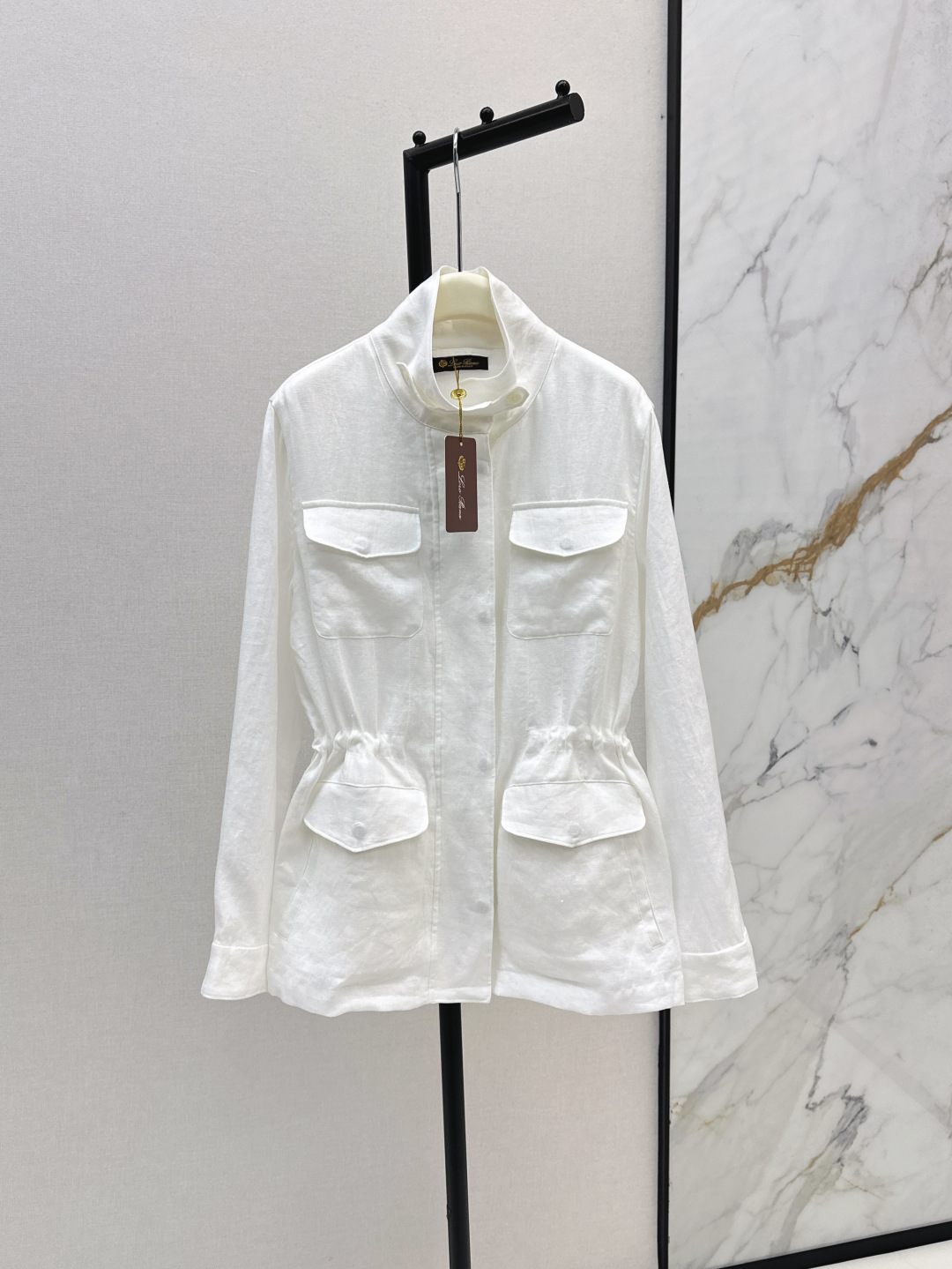 NO:453569,Slack old-fashioned outfit LP 25Ss - the latest premium gray drawstring waist jacket in early autumn, fashionable and unmatched style. Custom heavy linen fabric, excellent quality, has aura and also modify the shoulder shape. The drawstring waist design is easy to concave. The details are very detailed. Two colors are available for sale in stock. SML, loro piano, jackets & coats, alexander wang19860909松弛老钱风穿搭 LP 25Ss——早秋最新款高级灰抽绳收腰外套时髦不撞款 定制重磅亚麻面料 品相上乘 拥有气场同时修饰肩型 抽绳收腰设计轻松凹造型 细节处理非常细致 两色现货发售sml,,loro piana,jackets & coats,alexander wang,Women's clothing