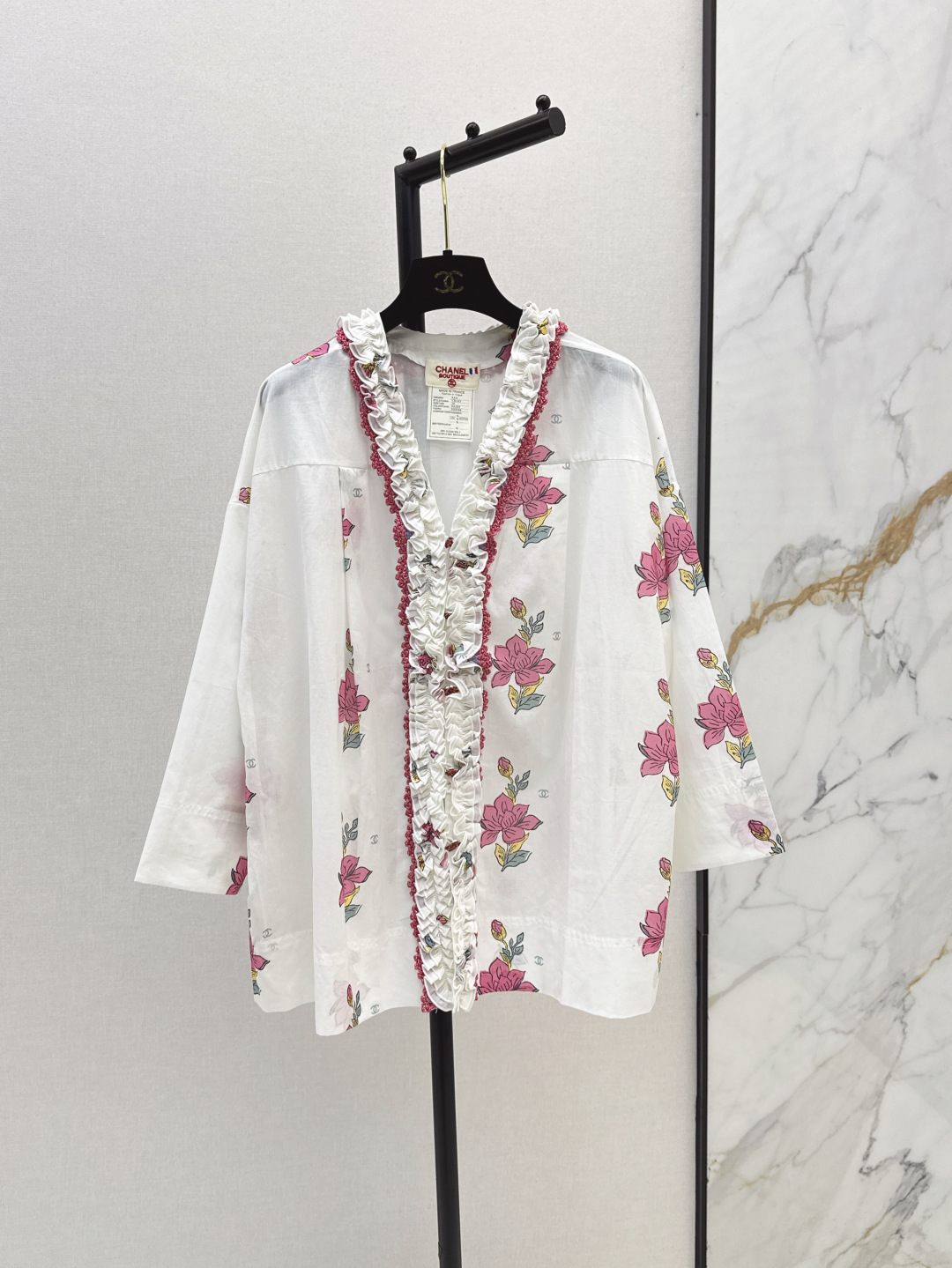 NO:455831,Vintage medieval C home 25Ss————The latest heavy-duty handmade ruffled shirt in spring and summer. The design is high-end and fashionable. One-to-one custom heavy-duty surface accessories to add fashionable style. Pure and lustful matching is harmonious. A versatile king-fried style. One-size spot-on sml, chanel,shirts,alexander wang19860909Vintage中古系 C家 25Ss————春夏最新款重工手工荷叶边衬衫 设计高级又时髦 一比一订制重工面辅料 增添时尚格调 纯欲系搭配和谐 百搭王炸款 一色现货发售sml,,chanel,shirts,alexander wang,Women's clothing