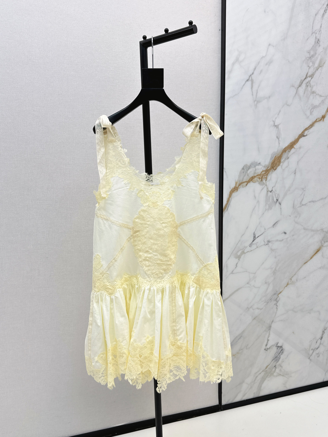 NO:456383,Exclusive first release Zimmen-M 25Ss———The latest spring and summer vacation style suspender dress with elegant and fresh vacation style. Heavy embroidery lace craftsmanship. Elegant pattern prints. Romantic and elegant white and rich beauty must-have items. Imported fabrics. One-color spot sale smlxl, skirts, alexander wang19860909独家首发 Zimmen-M 25Ss———春夏最新款度假风吊带连衣裙淡雅清新的度假风气息 重磅刺绣蕾丝工艺 优雅图案印花浪漫优雅的白富美必备单品 进口面料 一色现货发售smlxl,,skirts,alexander wang,Women's clothing