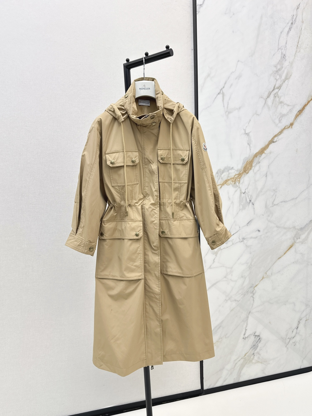 NO:457150,MC 25Ss——————The latest hooded mid-length windbreaker jacket in early autumn, classic hooded H-style tailoring, drawstring waist-hugging design, easy to concave, not picky about people, huge and slim, sweet or salty, casual and handsome sporty style, original custom logo hardware accessories, must-enter series in autumn, all look good, easy to interpret the fashionable and casual high-end feeling, one-color spot sml,, jackets & coats, hats, alexander wang19860909MC 25Ss————早秋最新款连帽中长款风衣外套 经典连帽H版型剪裁 抽绳收腰设计轻松凹造型 不挑人上身巨显瘦 可甜可盐休闲帅气运动风 原版定制logo五金配件 秋天必入系列 外搭都很好看 轻松演绎时髦随性的高级感 一色现货发售sml,,jackets & coats,hats,alexander wang,Women's clothing