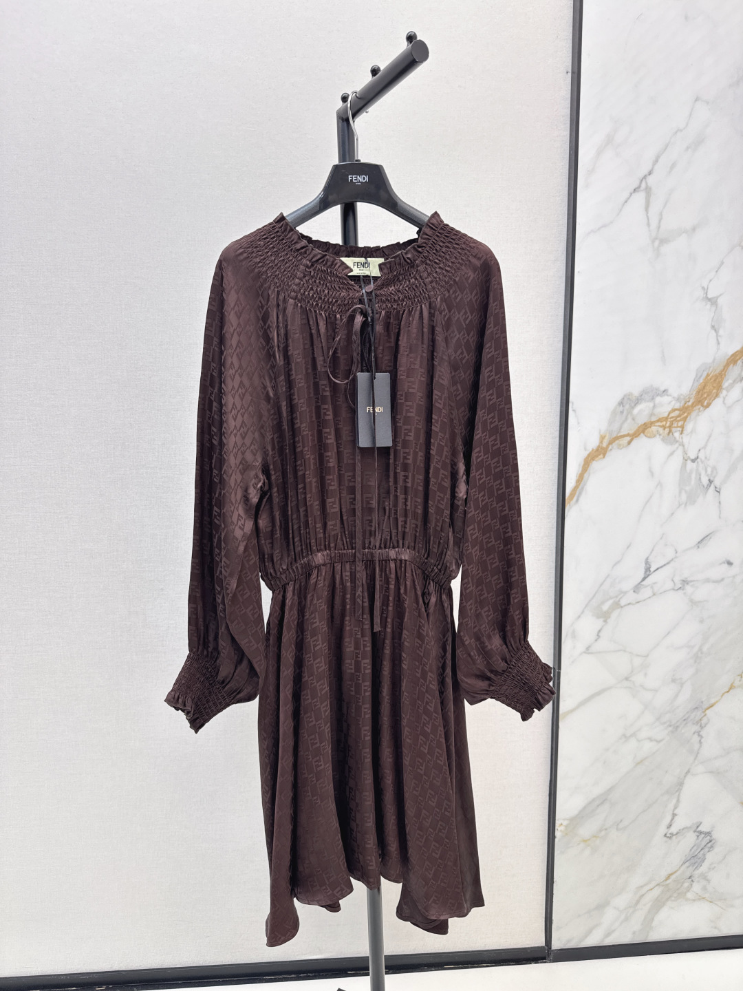 NO:461585,FD 25Ss———The latest autumn and winter waist-hugging dress custom logo jacquard fabric. The fabric is silky and smooth, classic and stylish. Everything can be perfectly controlled. High-end ready-to-wear method. The details are so beautiful!  Exquisite and daily, easy to control, casual girlish feeling, one-size-spot sml, skirts, alexander wang19860909FD 25Ss————秋冬最新款收腰连衣裙定制logo提花面料 面料丝滑光洁 经典又有型 各种都能完美驾驭 高级成衣做法 细节美到爆！精美又日常 轻松驾驭 休闲少女感 一色现货发售sml,,skirts,alexander wang,Women's clothing