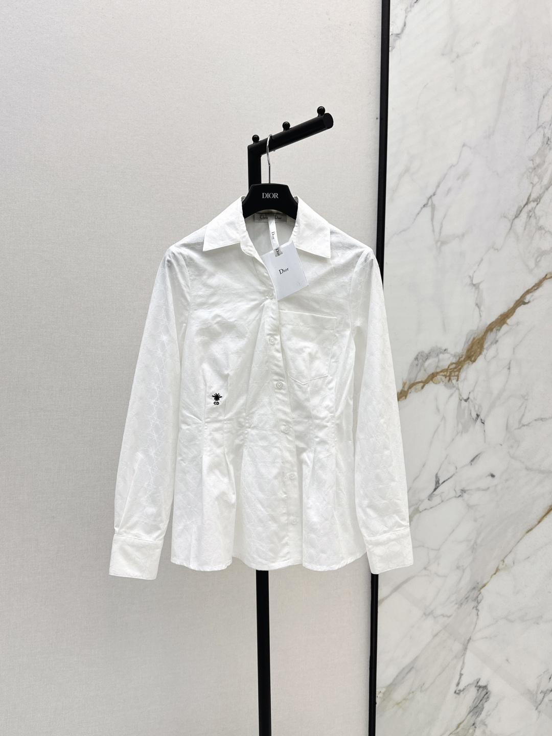 NO:461471,Exclusive first CD 25Ss————————The new early autumn style of the Virgin plaid embroidered oblique button shirt with waist-hugging style irregular button gauge makes it look slim and tall, casual and elegant, casual and elegant temperament, highly recommended for personal style, imported color woven pure cotton fabric with excellent texture, one color is available in stock sml, Shirts, alexander wang19860909独家首发 CD 25Ss————早秋新款戴妃藤格纹刺绣斜扣衬衫收腰版型不规则钮扣计显瘦又显高 休闲减龄随性优雅气质 强烈推荐自留款 进口色织纯棉面料质感超赞 一色现货发售sml,,shirts,alexander wang,Women's clothing