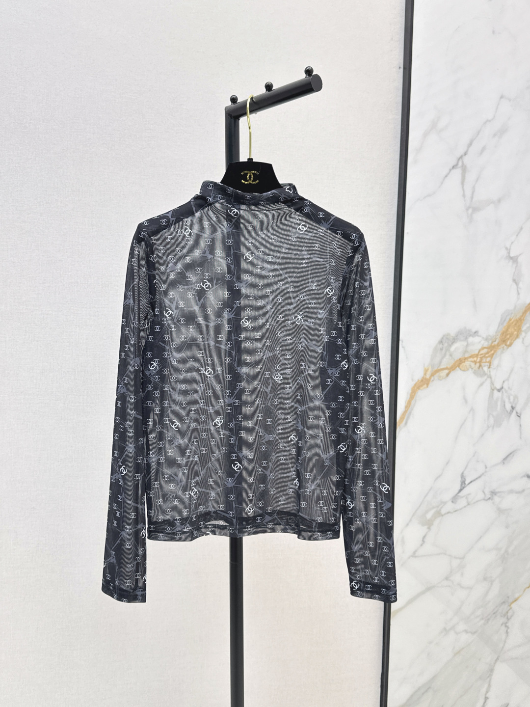 NO:464027,C home 25Ss——————The latest high-end high-neck pullover base shirt with double C-pattern embellishment on the whole body, showing the brand’s charm, calm and atmospheric, loose and not picky about the figure, soft and glutinous upper body, not stubborn, high-use high-end base wear, daily stacking and single wear, very fashionable, autumn and winter warm styling artifact, two colors are available for sale in stock, chanel, alexander wang19860909C家 25Ss————早秋最新款高领套头打底衫 通身双C图案印花点缀 彰显品牌魅力 沉稳大气 版型宽松不挑身材 上身软糯糯的不扎人 高领打底穿着利用率高日常叠搭单穿都很时髦 秋冬保暖造型神器 两色现货发售sml,,chanel,alexander wang,Women's clothing