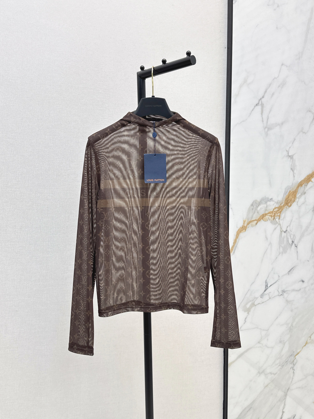 NO:464084,L family 25Ss————————The latest style of early autumn must-have base shirt, presbyopian printed turtleneck base shirt, classic old-fashion pattern retro eye-catching, half-high neck tight-fitting style, slim and versatile, simple and atmospheric, one-color spot on sale, sml, louis vuitton, alexander wang19860909L家 25Ss————早秋最新款人手必备打底衫 老花印花高领打底衫 经典老花图案复古吸睛 半高领贴身衣型 显瘦又百搭 简约大气 一色现货发售sml,,louis vuitton,alexander wang,Women's clothing