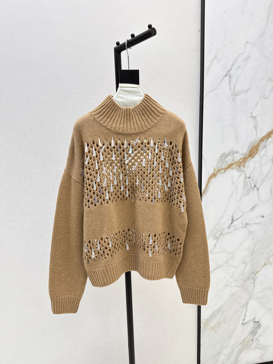 NO:464019,Exclusive first release Bc 25Ss———The latest super heavy industry pure handmade water drop bead-piece cashmere sweater with high intelligence, imported cashmere yarn positioning and weaving wisp craftsmanship, original custom loose shoulder-length style is not picky, Italian minimalist and low-key luxury high-end feeling, casual and elegant classic without picking people, super slim three-color spot on sale, sml, sweaters, alexander wang19860909独家首发 Bc 25Ss————秋冬最新款超重工的纯手工水滴珠片羊绒毛衣高智感穿搭 进口羊绒纱线定位编织缕空工艺 原版定制宽松落肩版型不挑人 意式极简低调奢华的高级感 随性优雅经典不挑人上身超显瘦 三色现货发售sml,,sweaters,alexander wang,Women's clothing